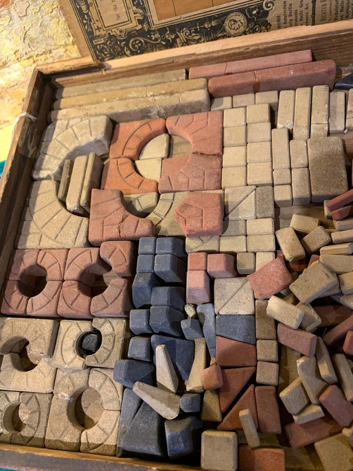 Antique set Victorian Richter blocks - in box