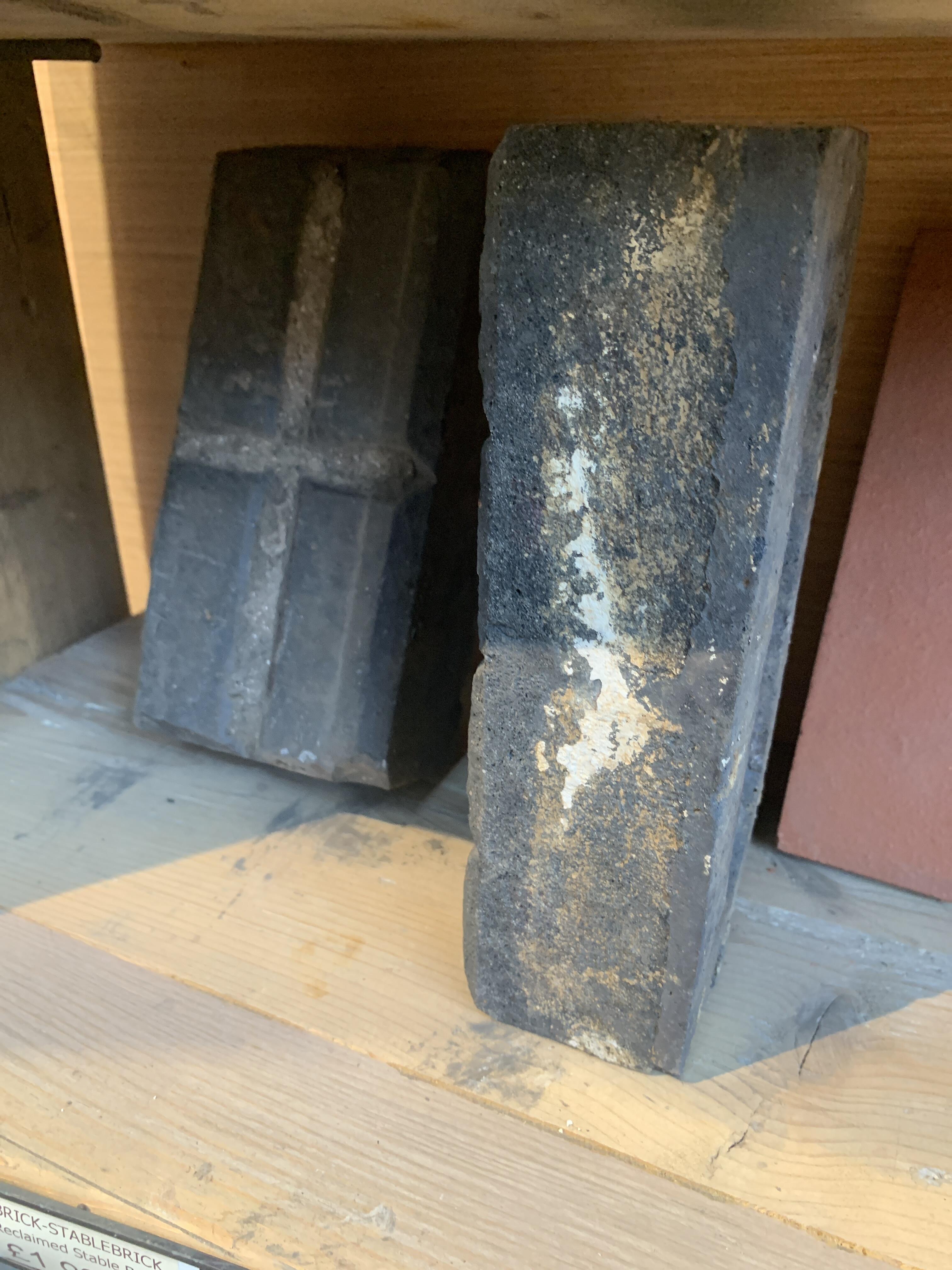 Reclaimed Stable Brick/Block - 23x7x11 cm