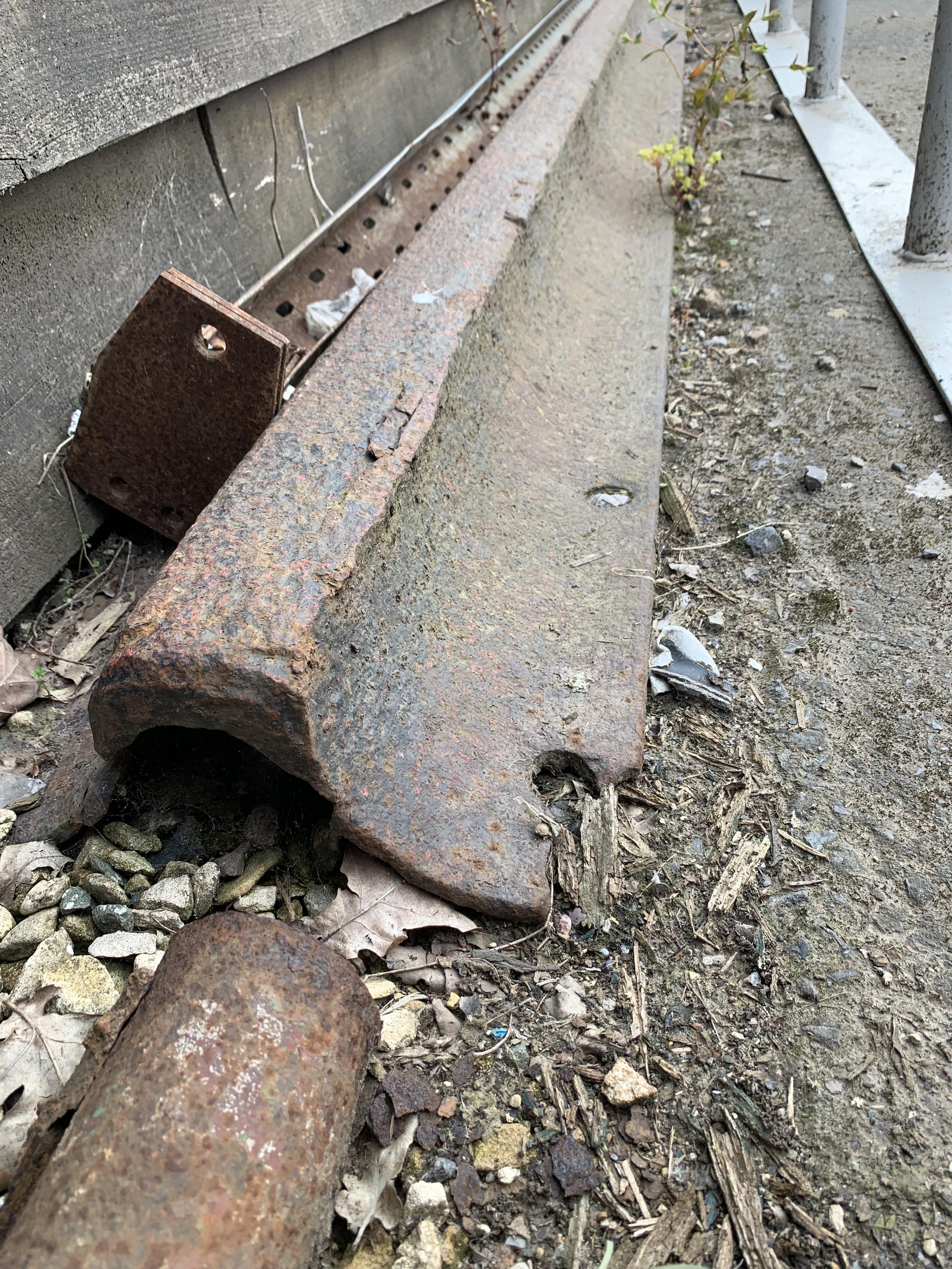 Vintage Barlow Rail - Reclaimed Iron