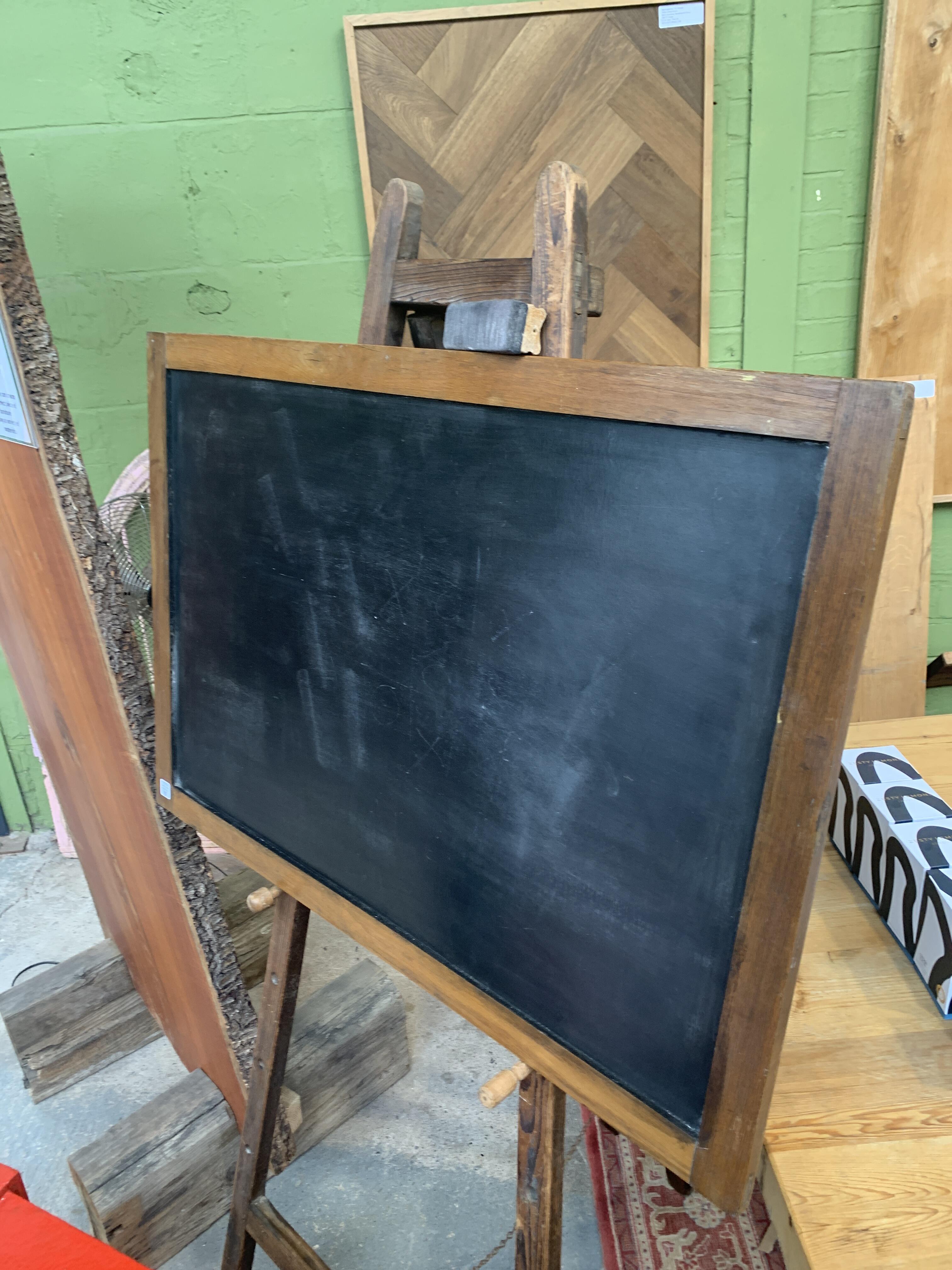 Vintage Easel with Chalkboard - EAST2074