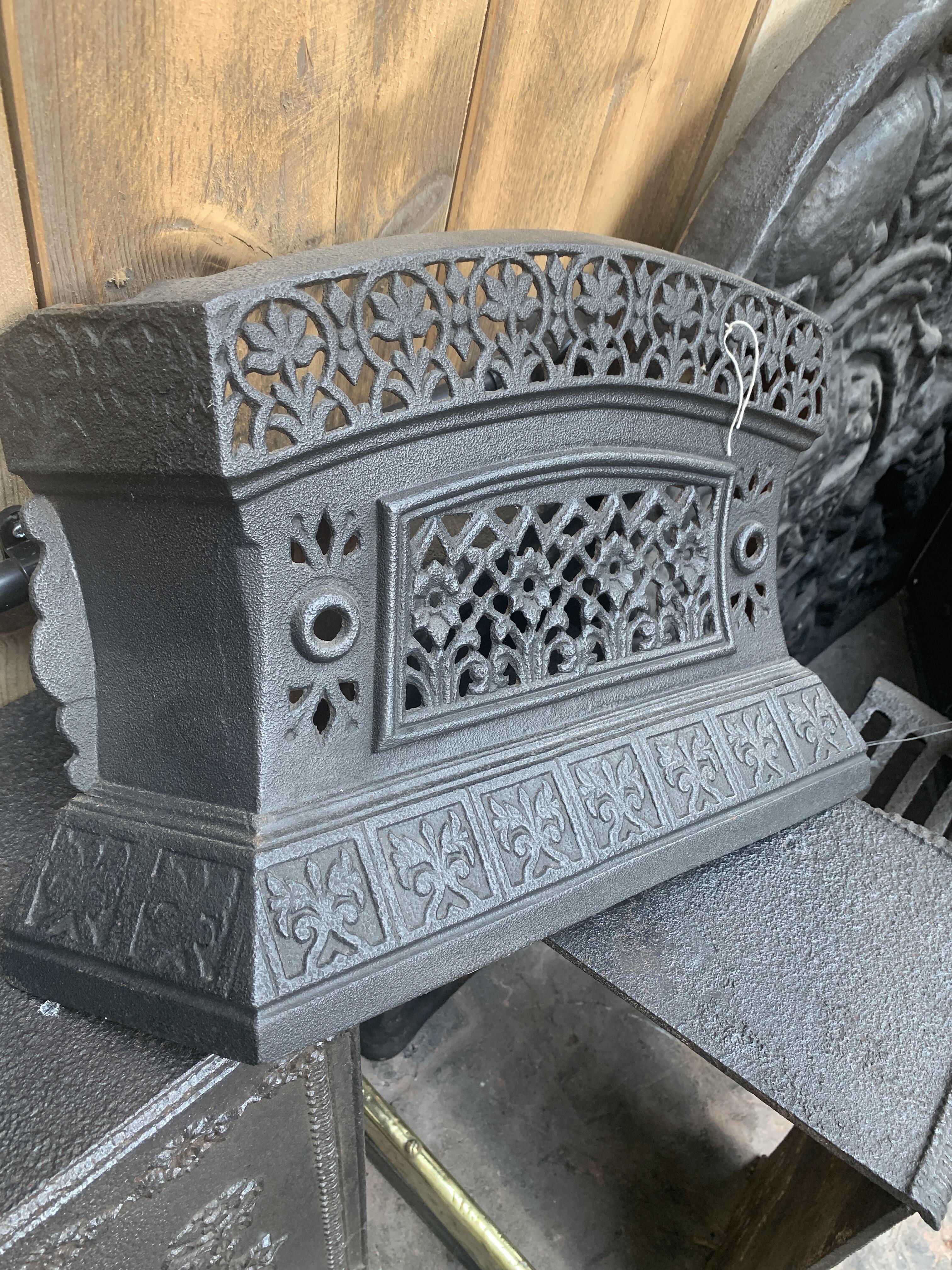 Reclaimed Cast Iron Fire Grate with Ornate Detail