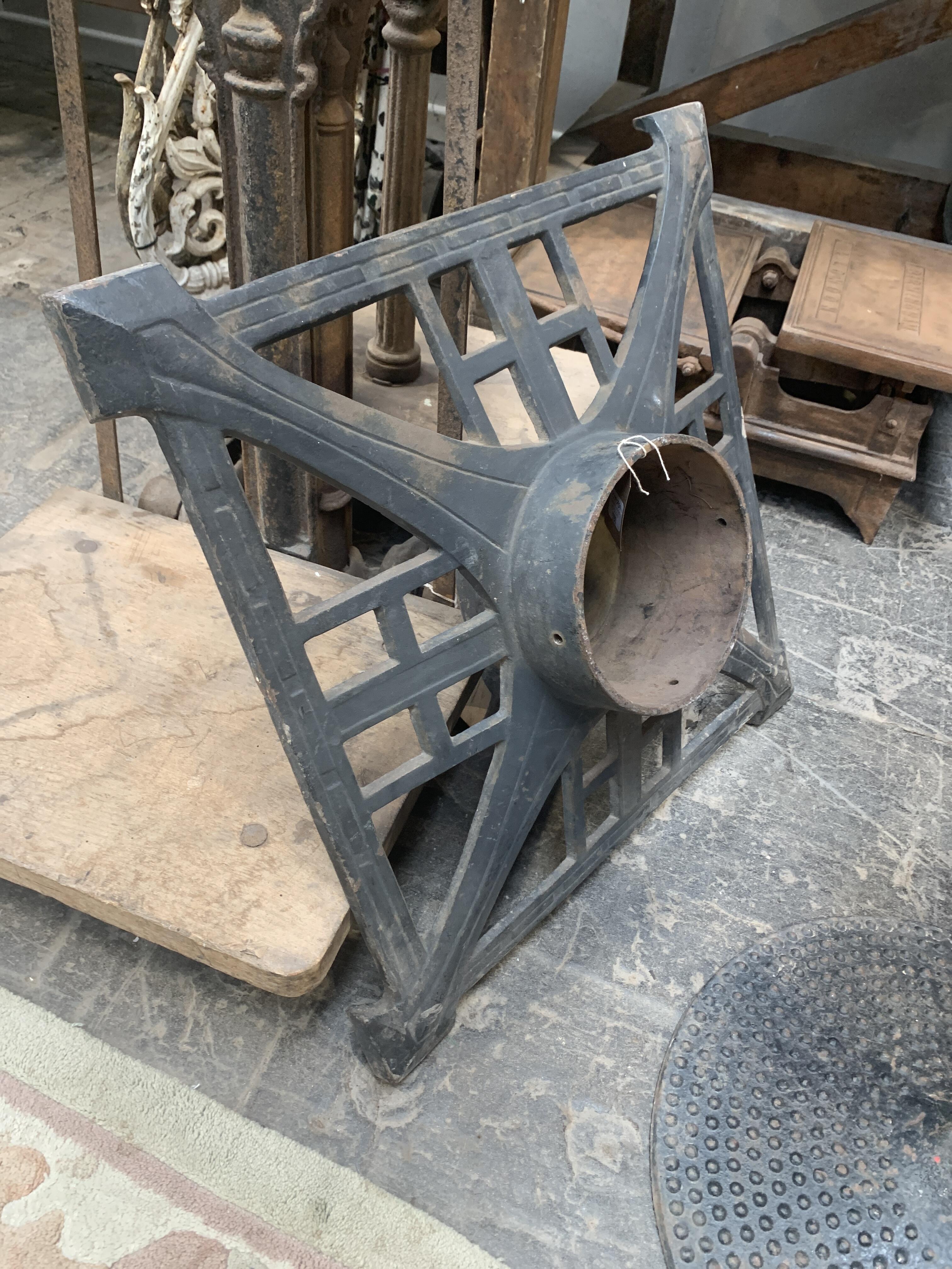 Reclaimed Metal Base - Industrial Style