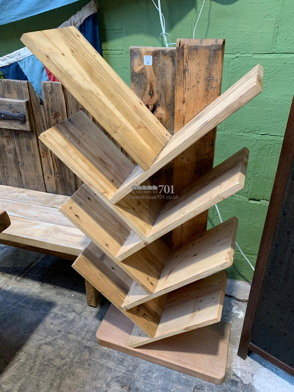 701 Original freestanding bookshelf