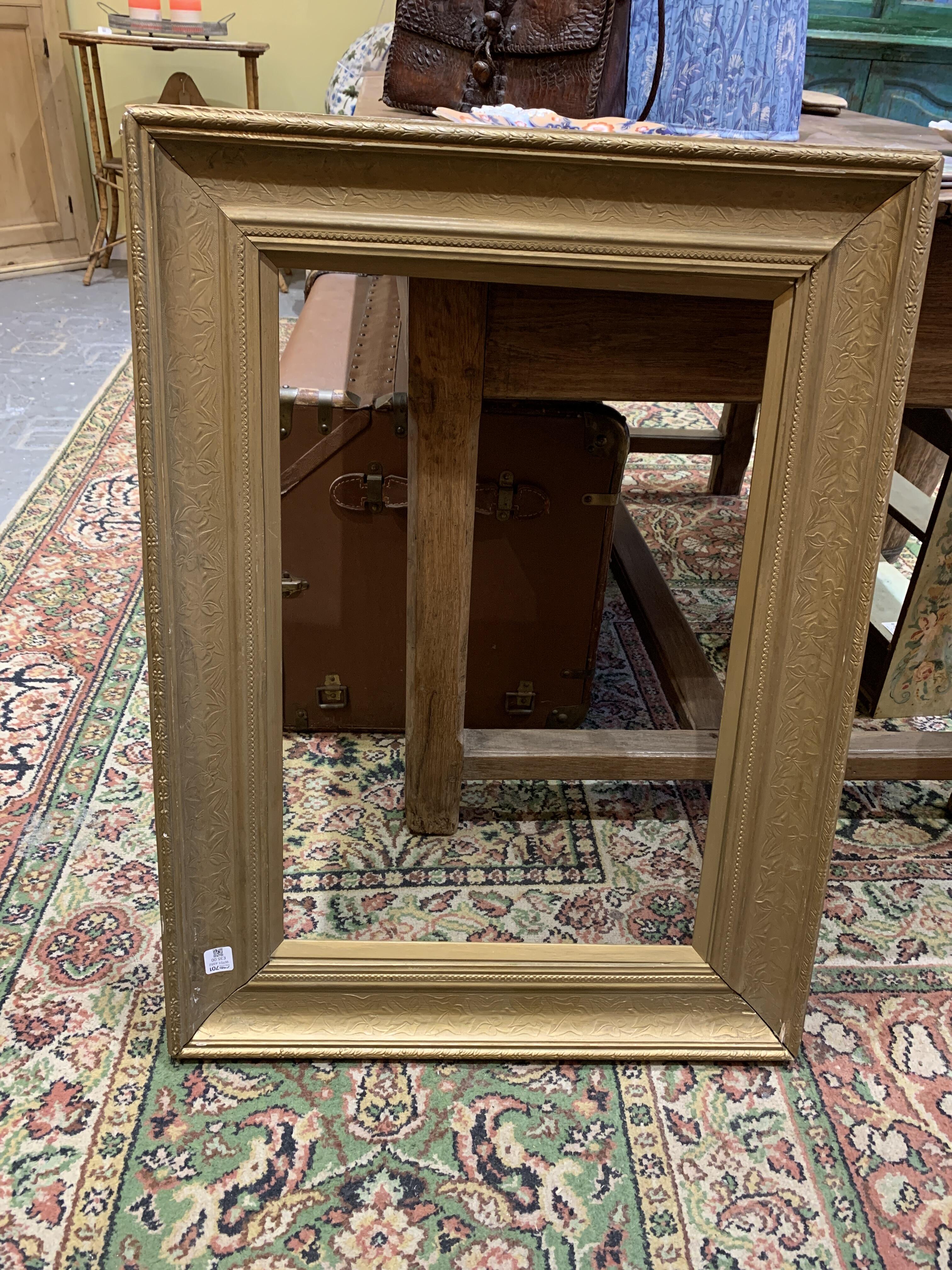 Antique Gilt Frame with Intricate Detailing