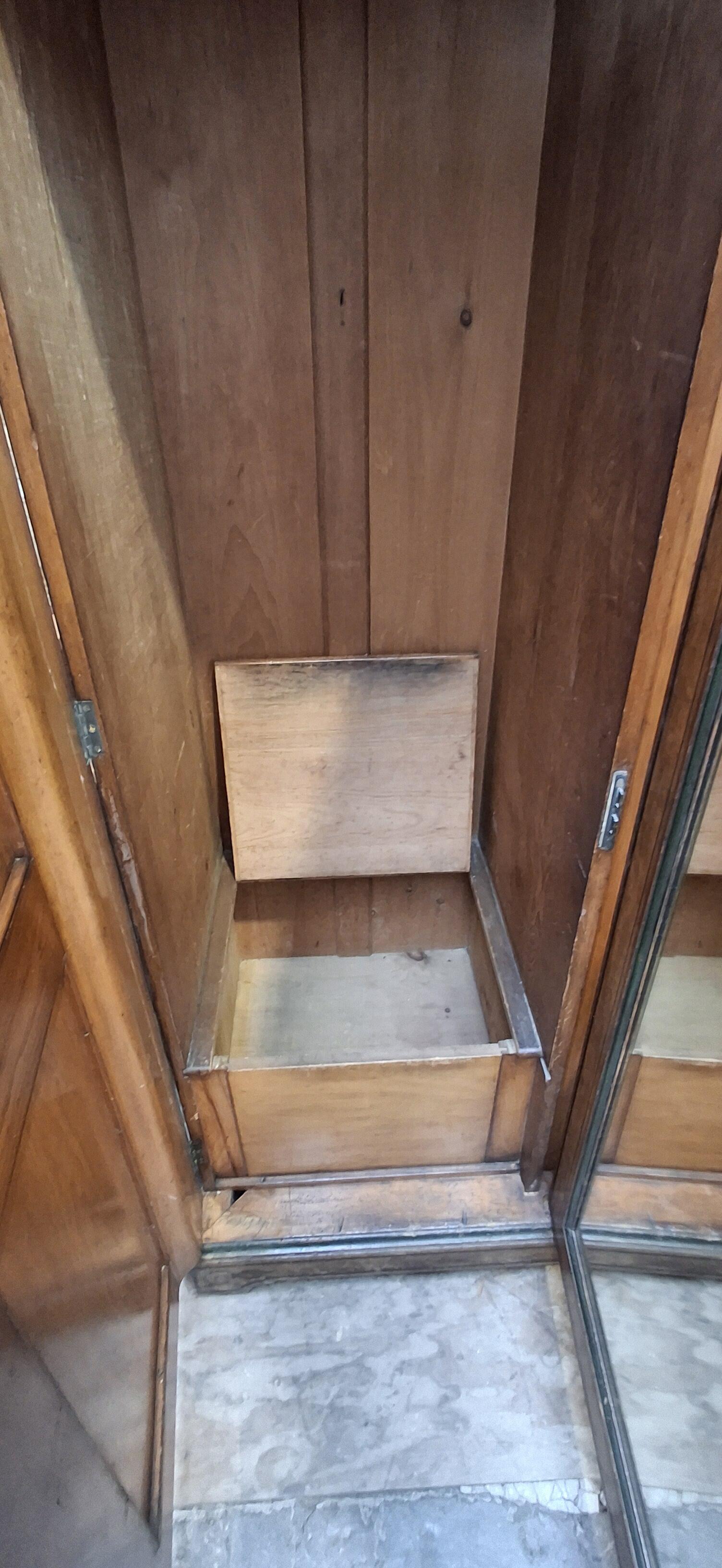 Antique Linen Press with Painted Panels & Edges AP658