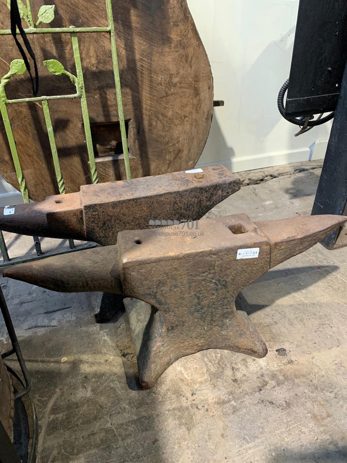 Double headed anvil