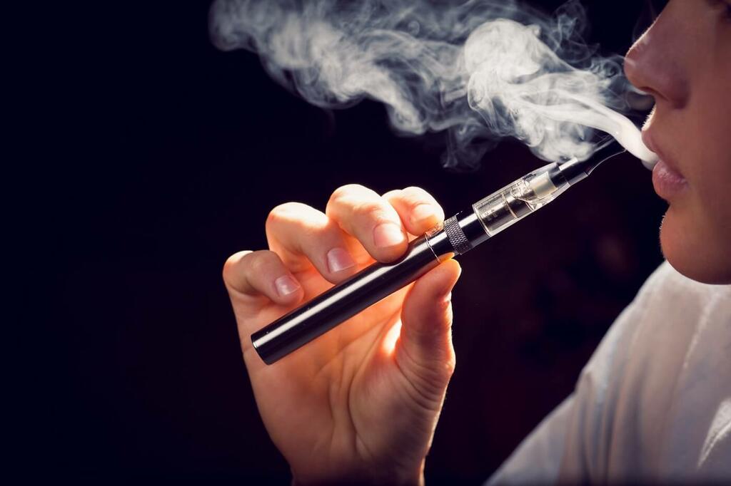 Does vaping in the house affect others?