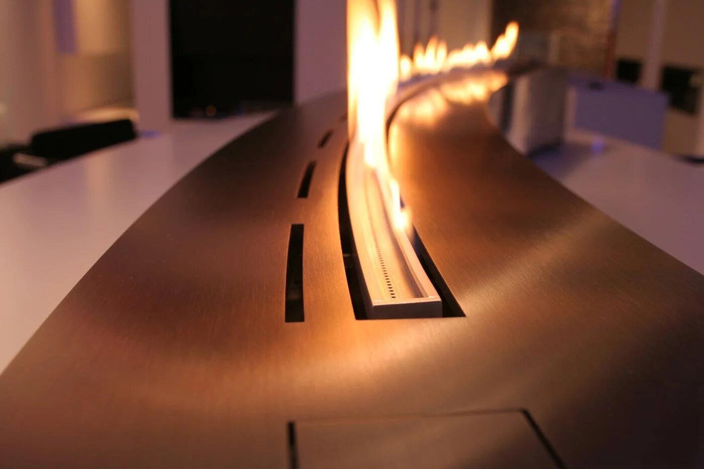 Denver F6 Curved burner flame running along a curved metal surface