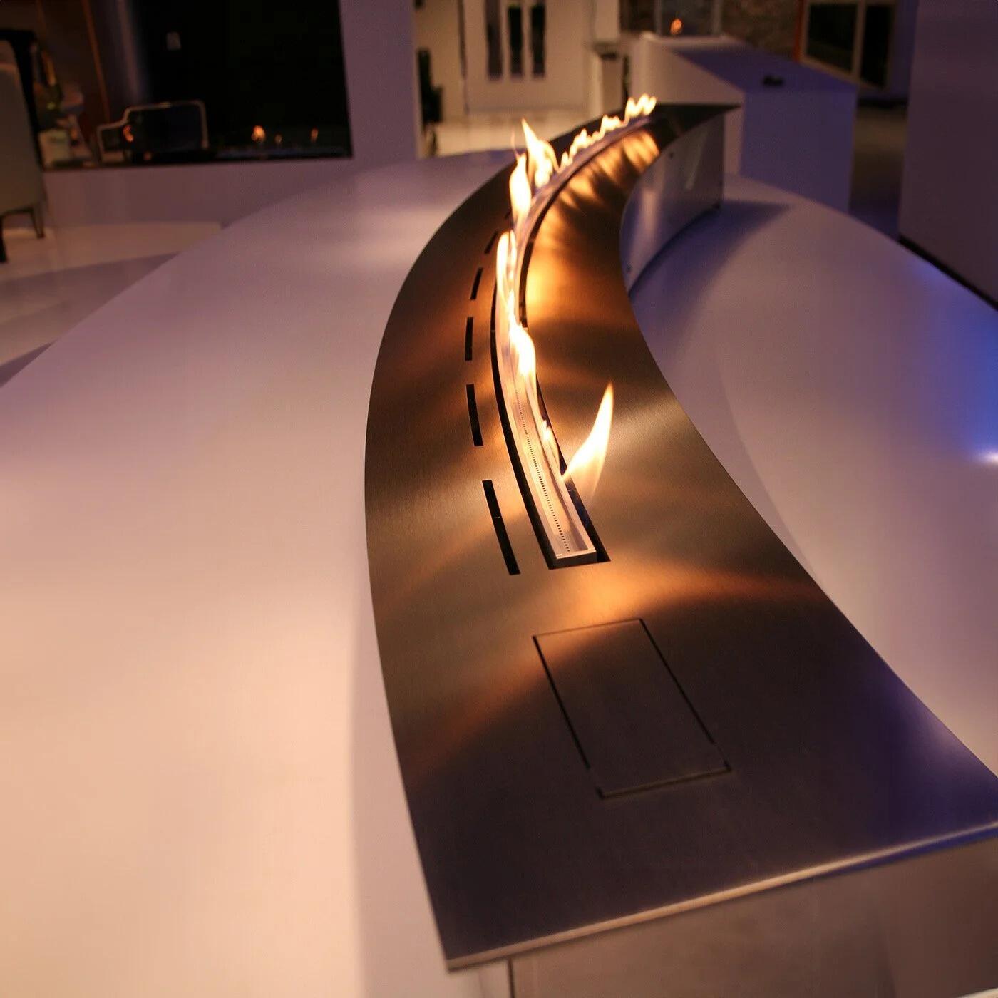 Denver Curved burner flames following a curved stainless steel counter