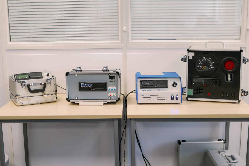 Smart tachograph version 2 retrofit deadlines: What every operator needs to do now