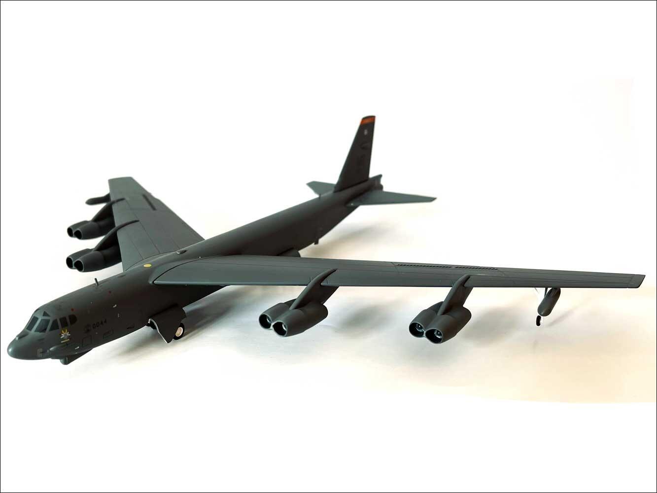 Herpa Boeing B-52H Stratofortress US Air Force 60-0044