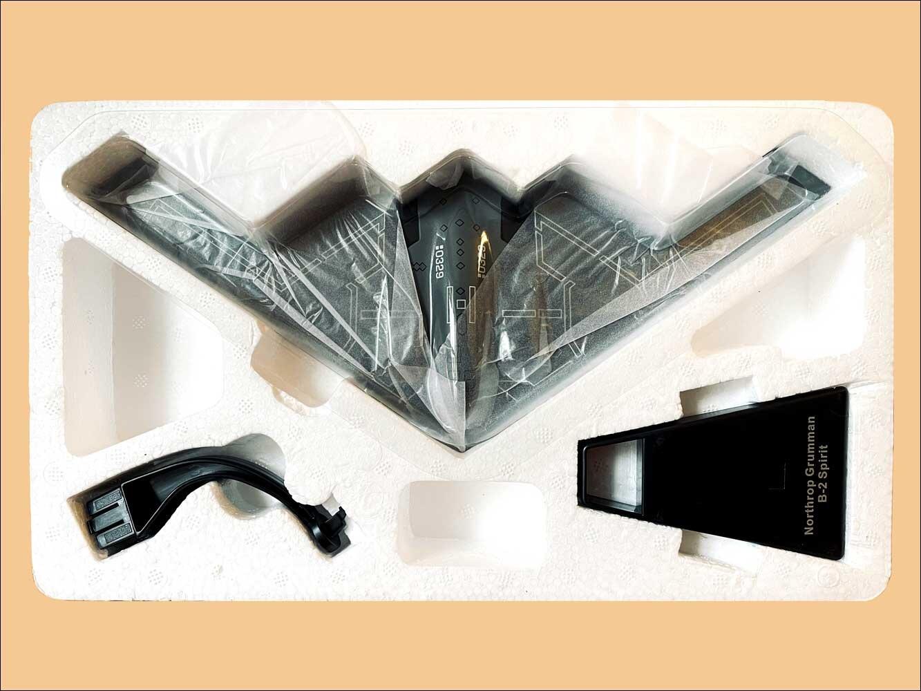 1:200 Grumman B-2 hard plastic model aircraft