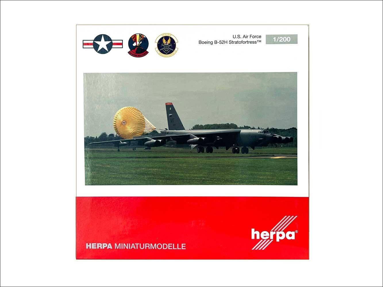 Boeing B-52H Stratofortress USAF 60-0044 bomber
