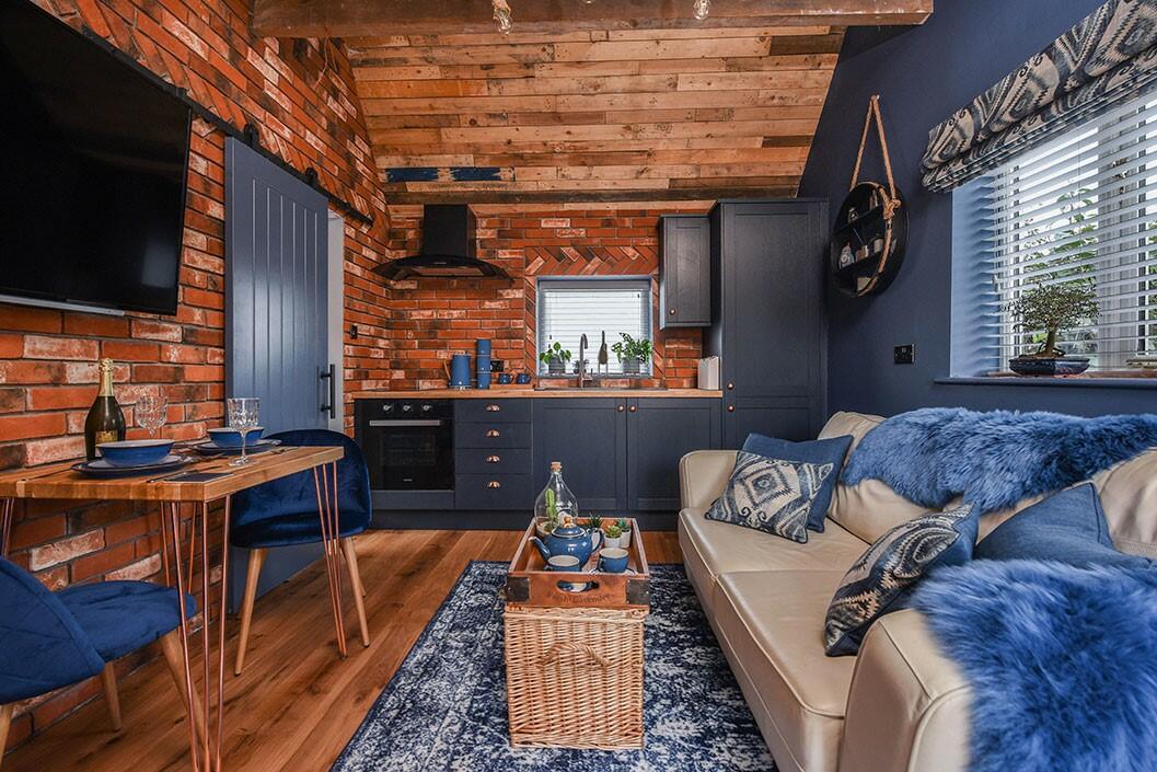 Two Night Stay at The Saddle with a Bottle of Prosecco and Breakfast for Two