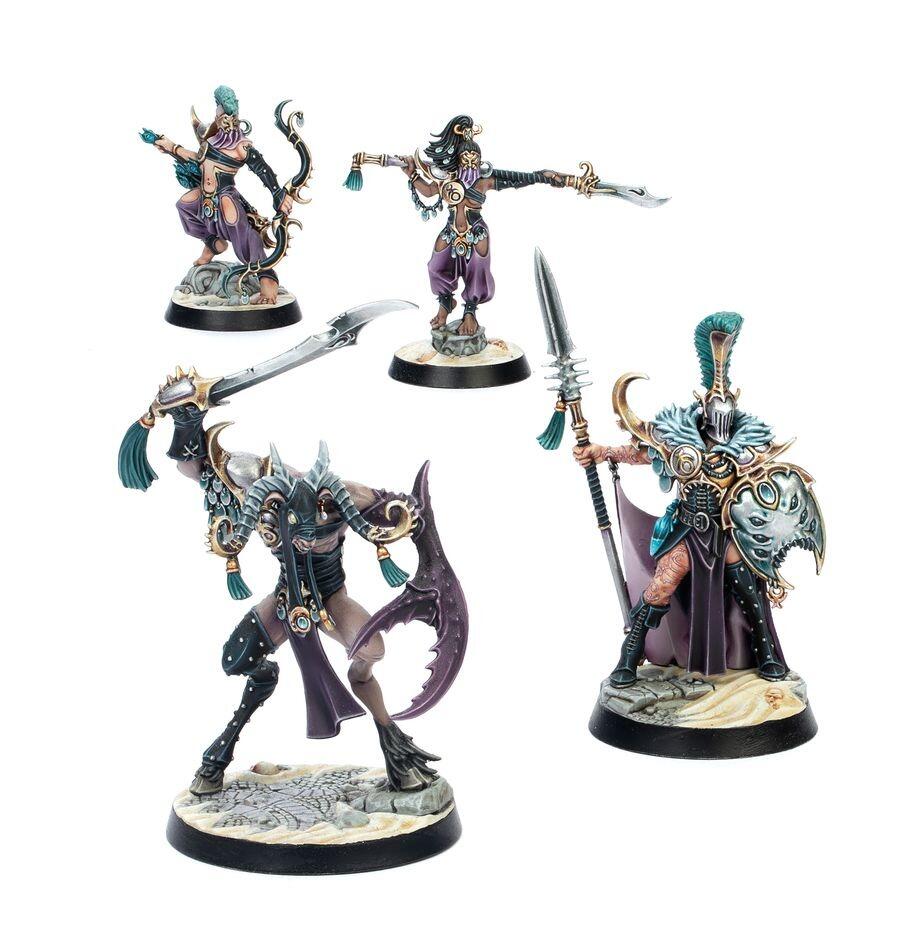 Full warband posed on AoS terrain