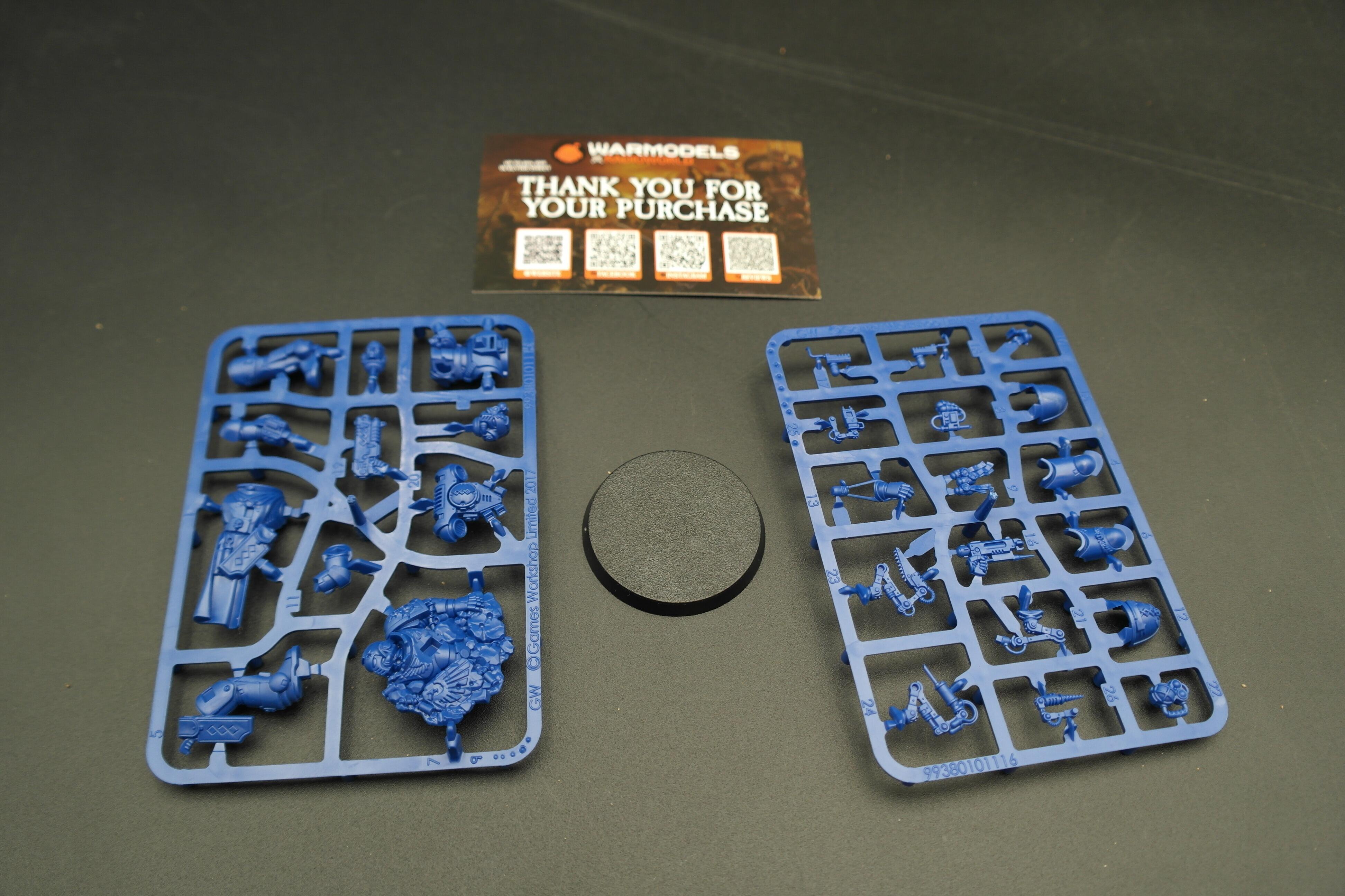 Pre-loved Primaris ETB Apothecary Warhammer 40k new on sprue sprue detail