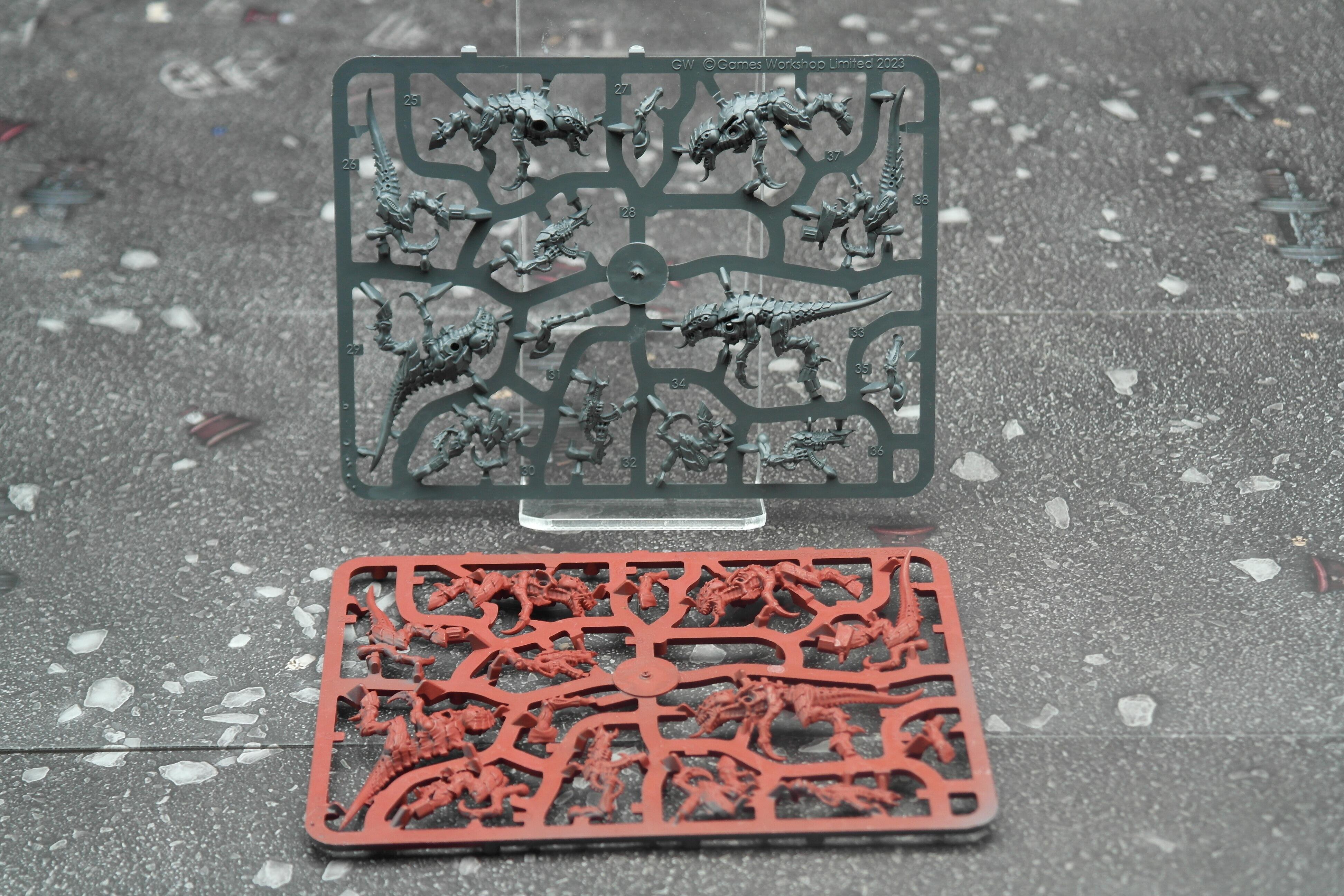 Pre-loved Termagants x8 new on sprue no bases front view