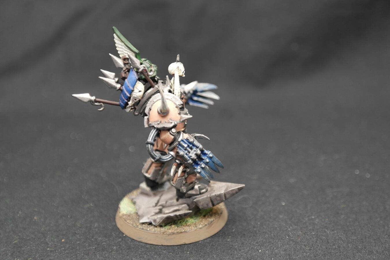 Horns/spikes and trophy chains – texture