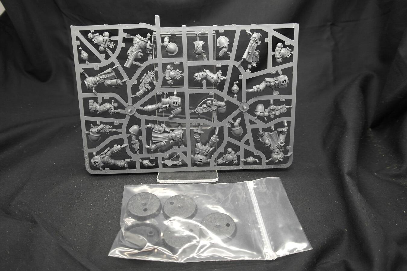 Example of sprues - Bases, bodies and weapons