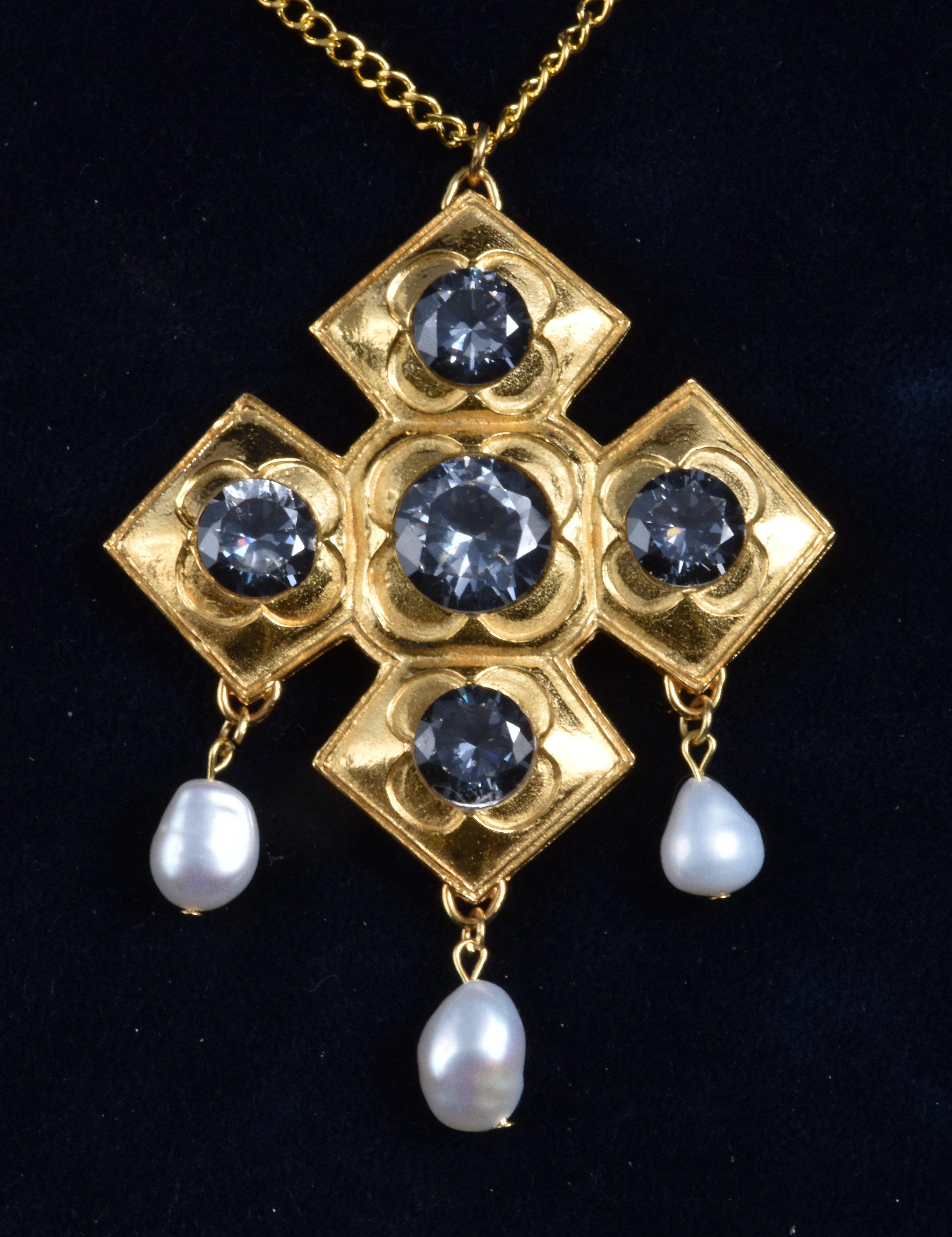 catherine of aragon pendant