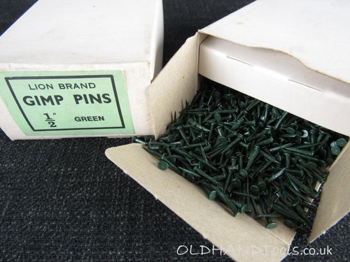 Vintage LION Brand Gimp Pins - 1/2 inch Green