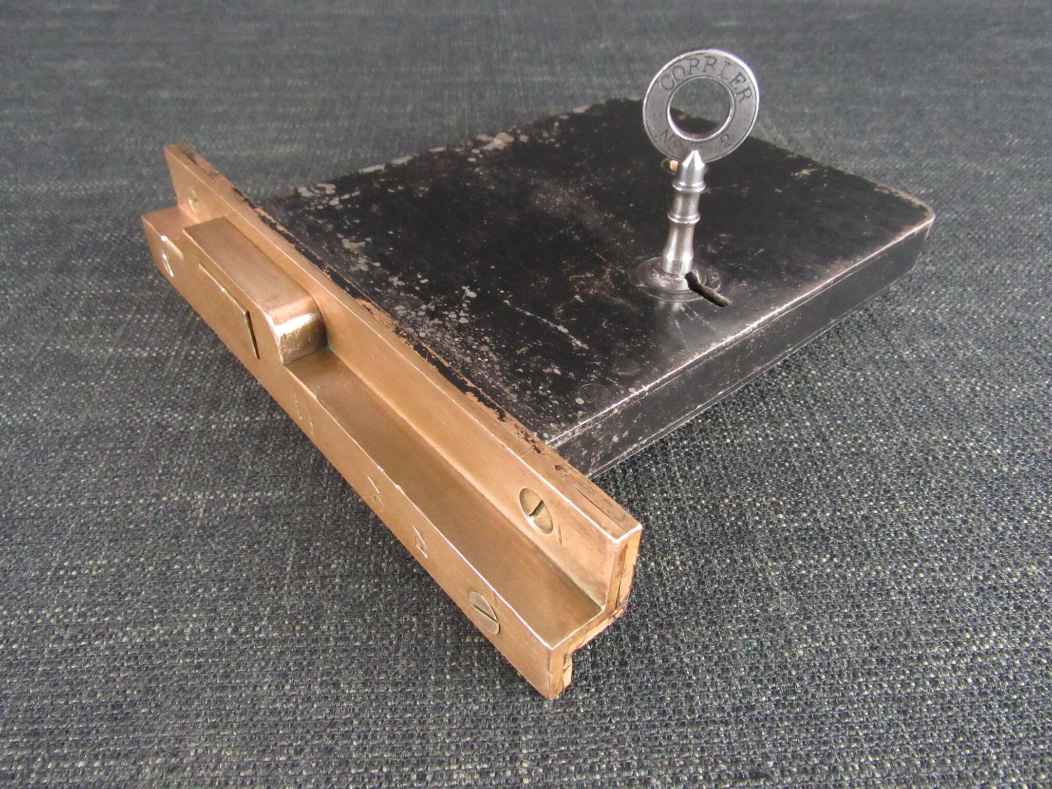 GIBBONS Door Lock with Hooked Bolt