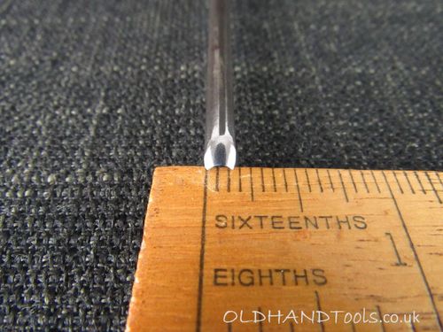 JB ADDIS 5/32 inch No 7 Carving Gouge - 4mm