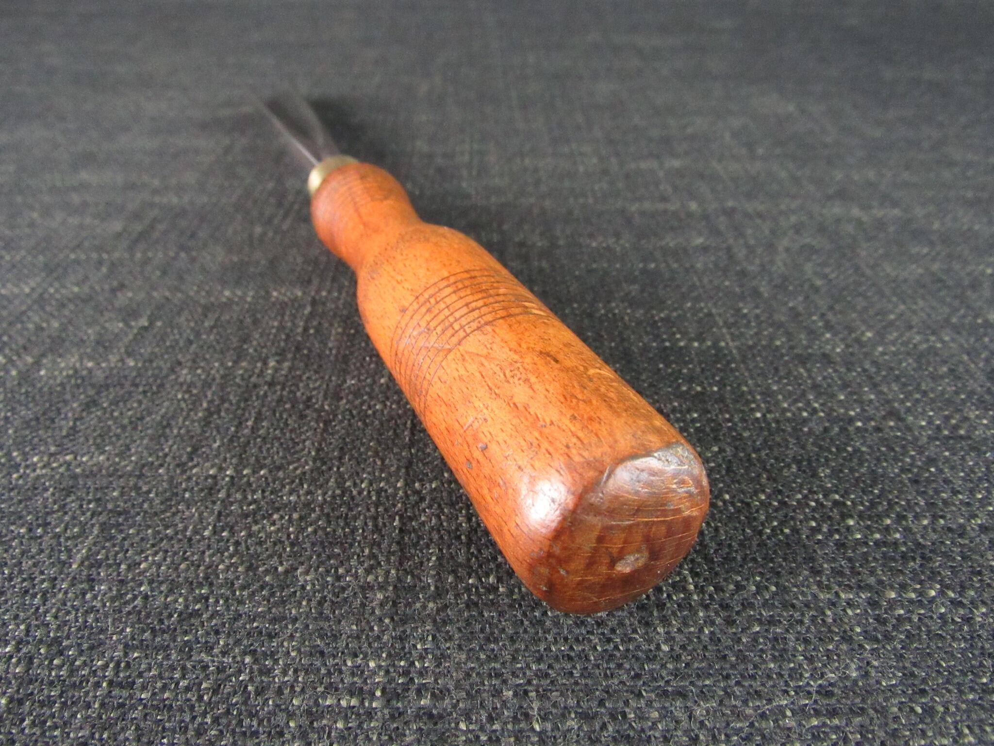 SJ ADDIS 5/8 inch No 45 V Carving Tool