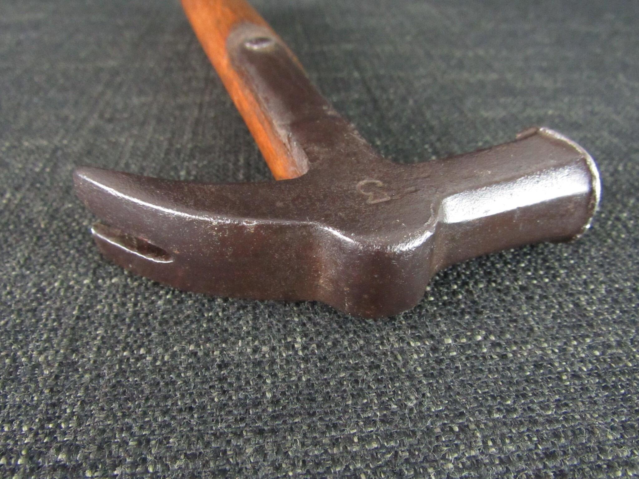 No 3 Small Strapped Claw Hammer