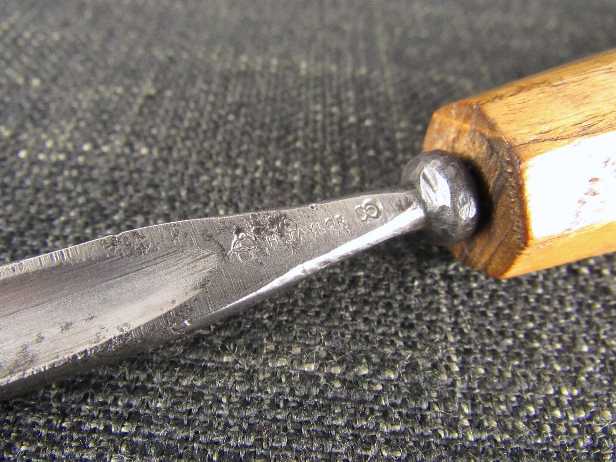 HENRY TAYLOR No 8 Straight Carving Gouge - 7/16 inch