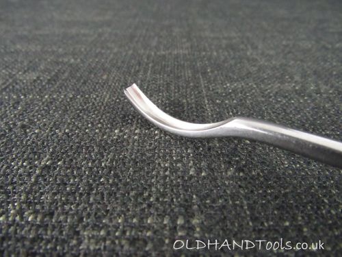 PFEIL Series 8a Spoon Bent Carving Gouge - 4mm