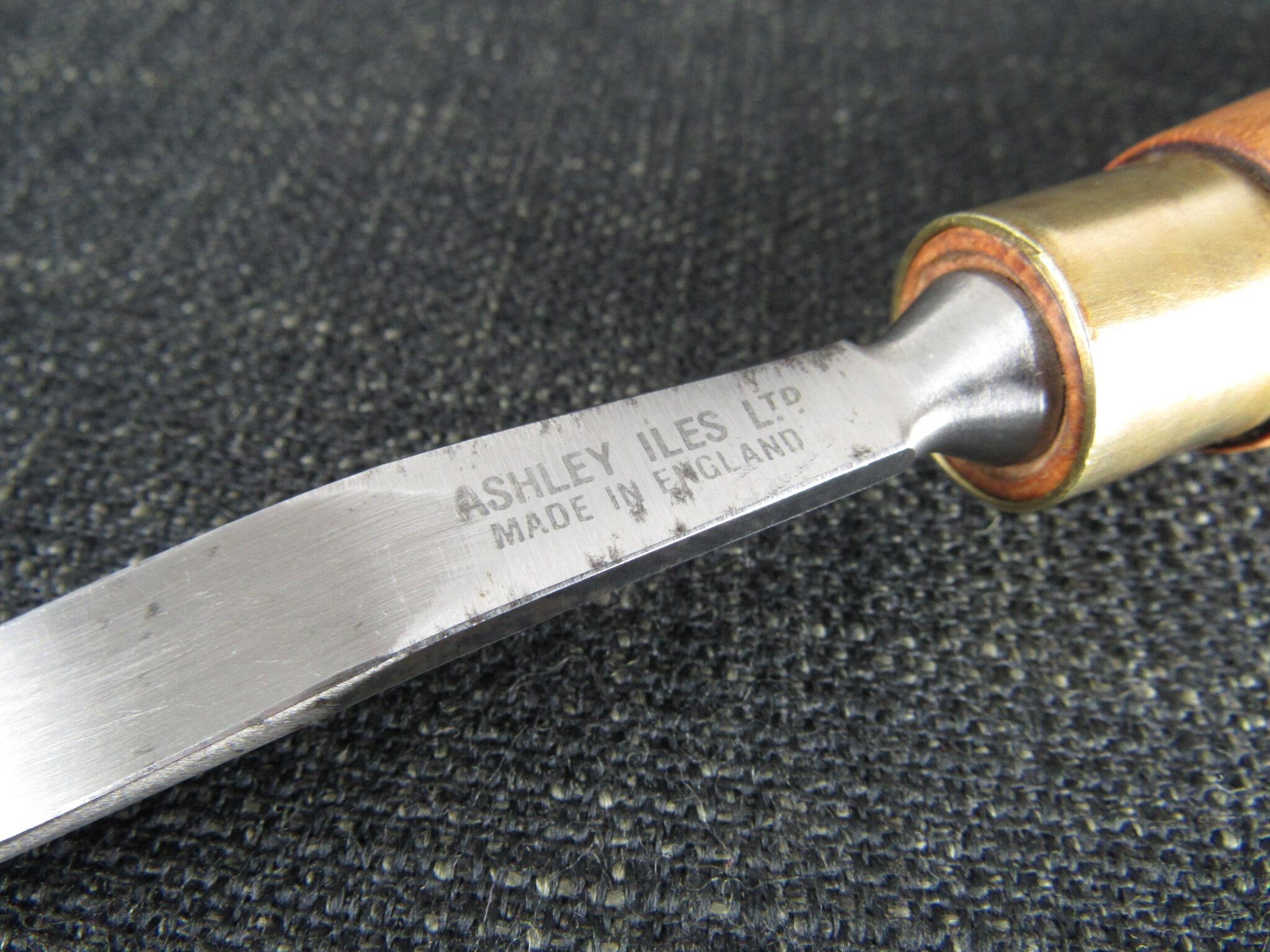 ASHLEY ILES No 12 Curved Carving Gouge - 7/16 inch
