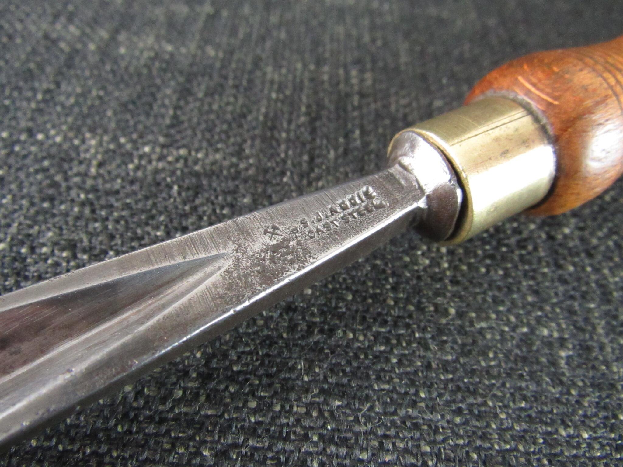 SJ ADDIS 5/8 inch No 45 V Carving Tool