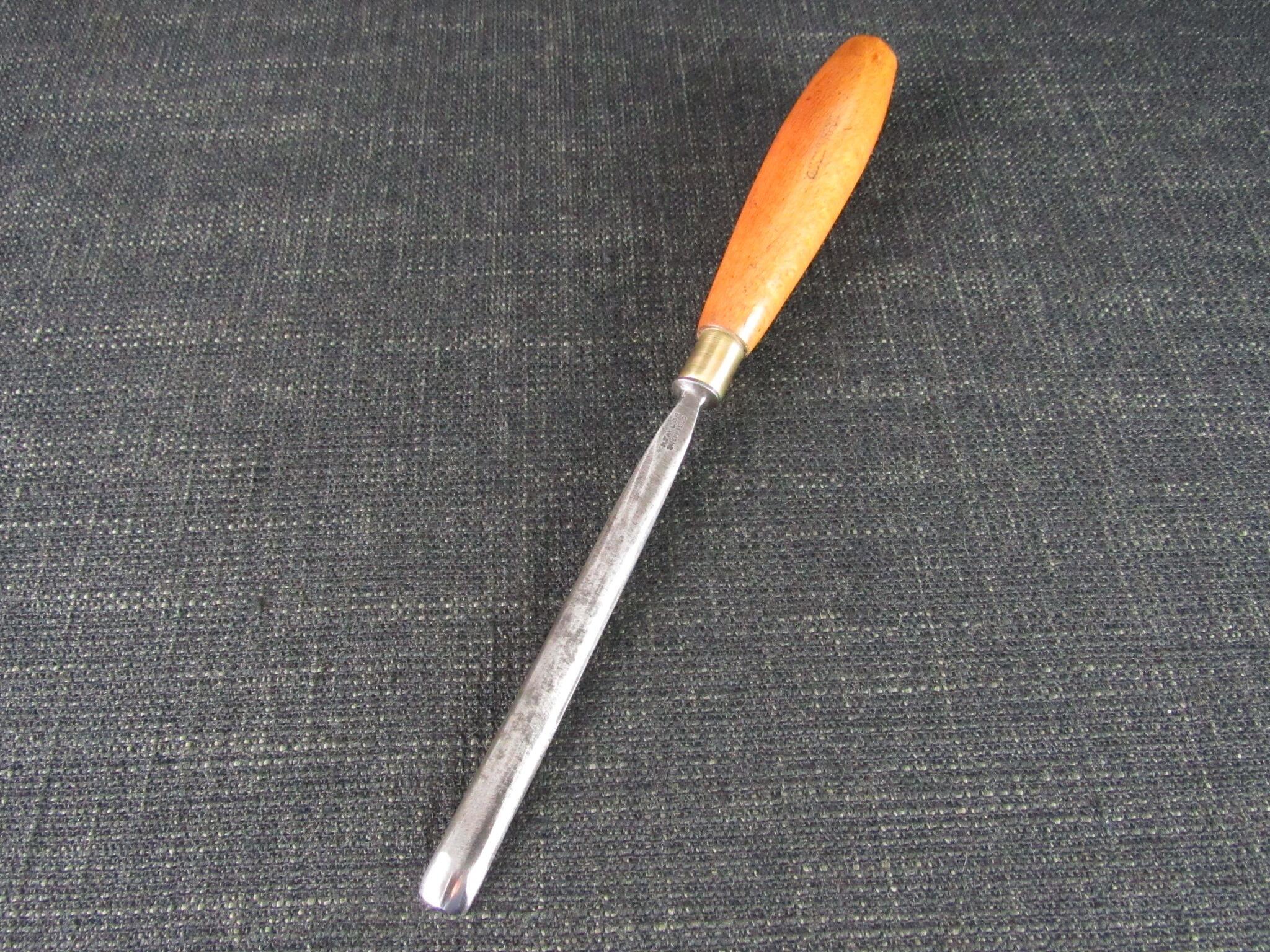 HENRY TAYLOR 3/8 inch Straight Carving Gouge - No 7 Sweep