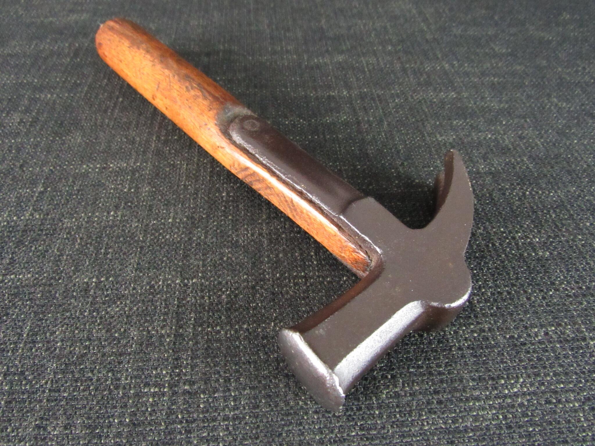 No 3 Small Strapped Claw Hammer