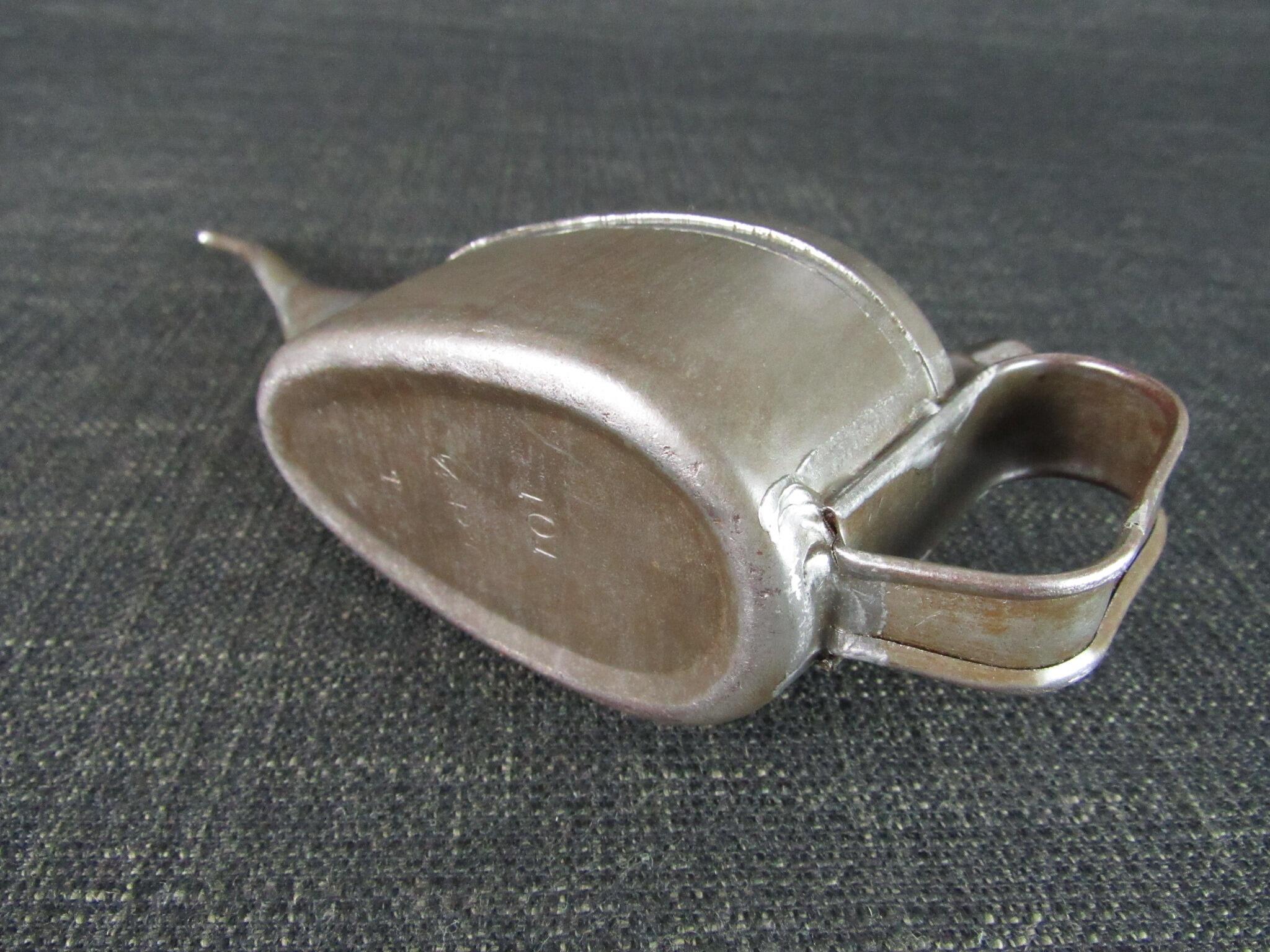 1/3 Pint VEENA Oil Can