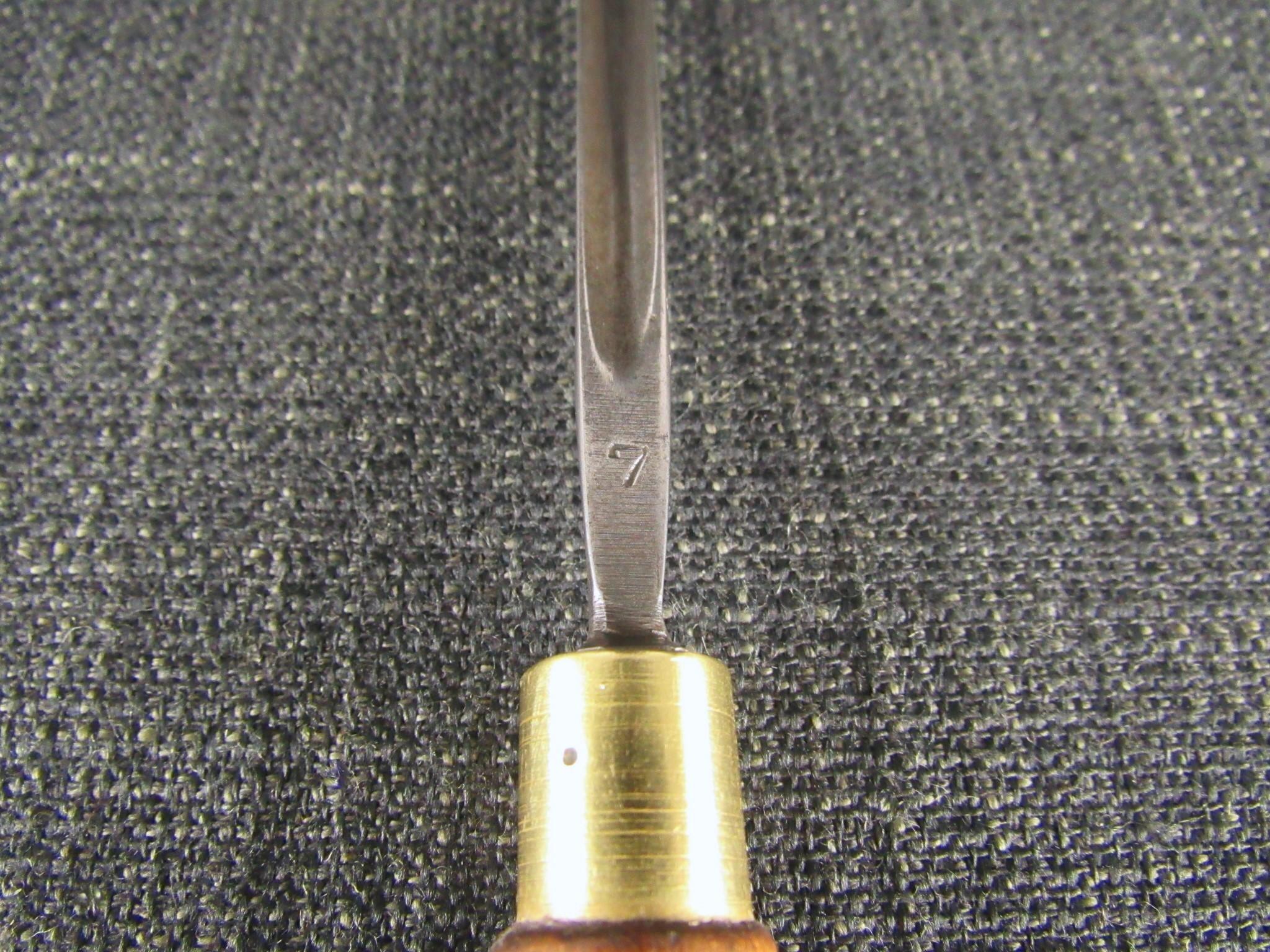 MARPLES No.7 Straight Carving Gouge - 1/4 inch
