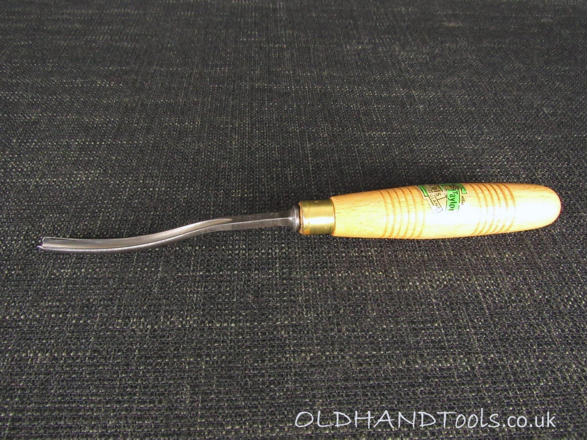 HENRY TAYLOR Deep Curved Carving Gouge - No.19 sweep