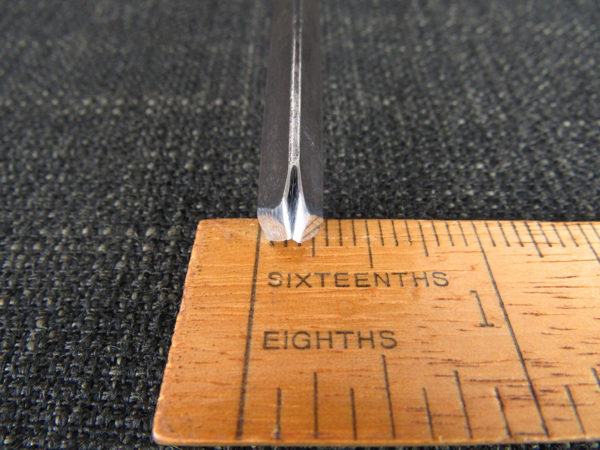 SJ ADDIS No 40 Curved V Carving Tool - 1/4 inch