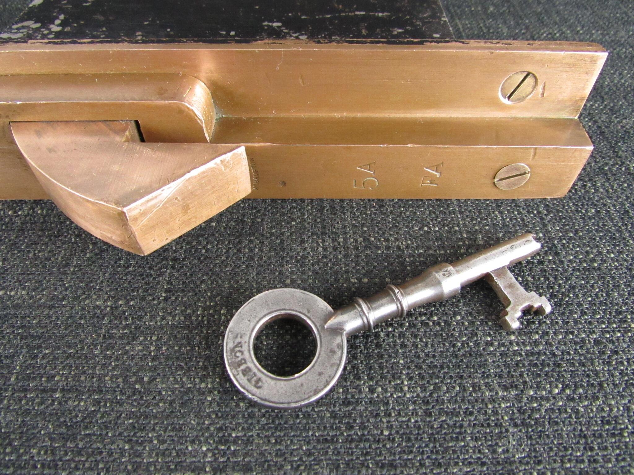 GIBBONS Door Lock with Hooked Bolt