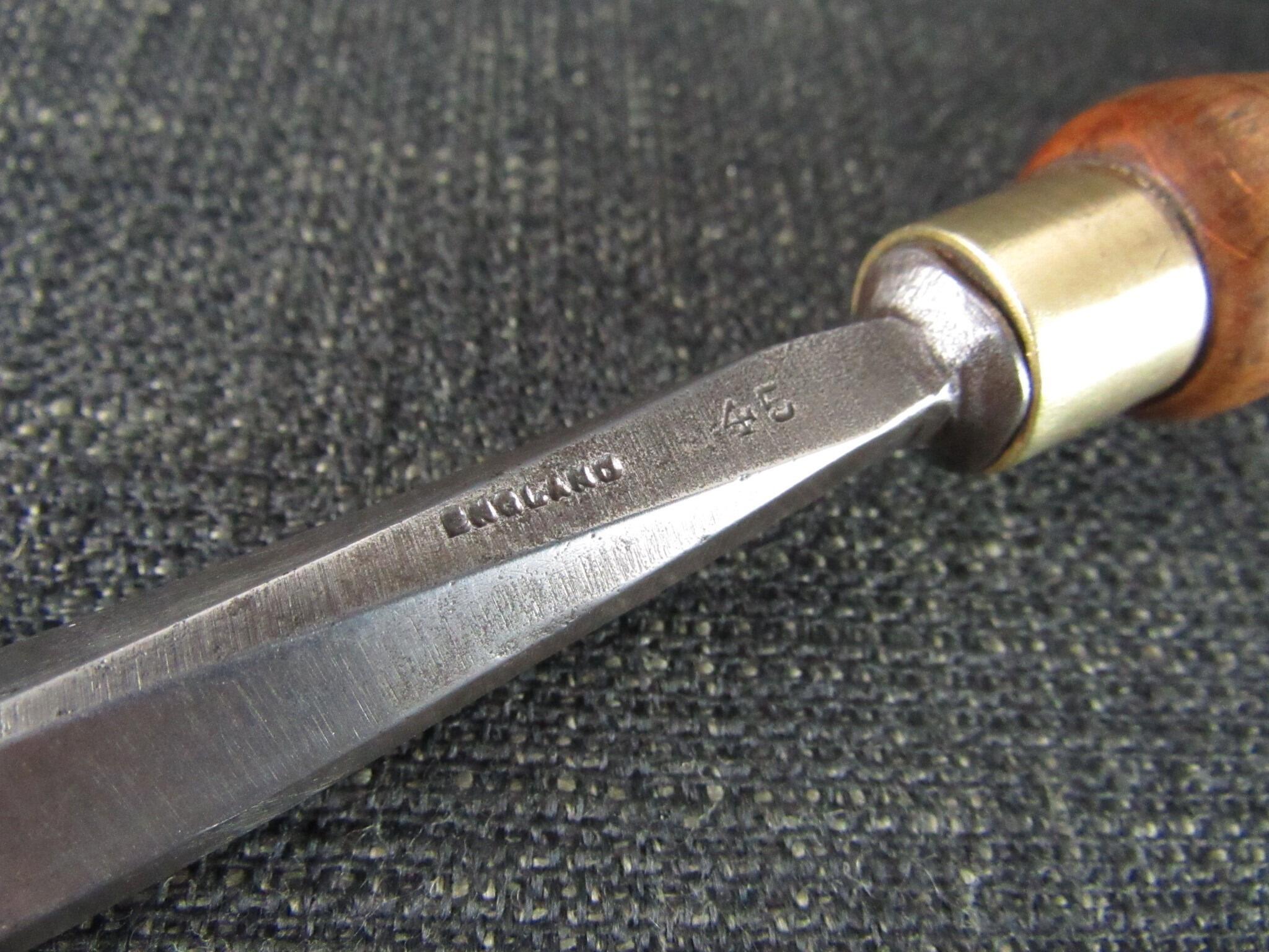 SJ ADDIS 5/8 inch No 45 V Carving Tool