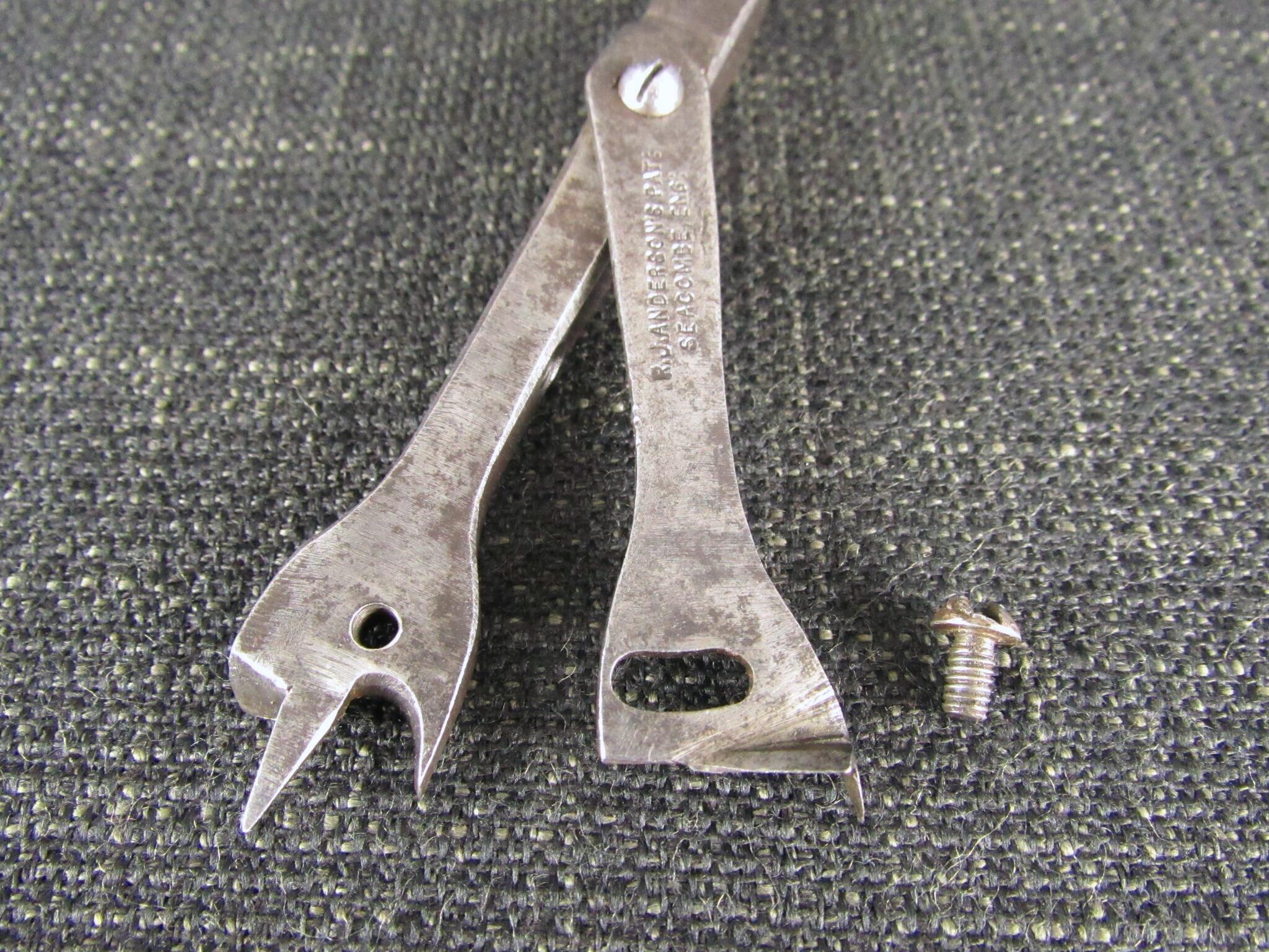 Andersons Patent Expanding Brace Centre Bit by S SMITH & SONS
