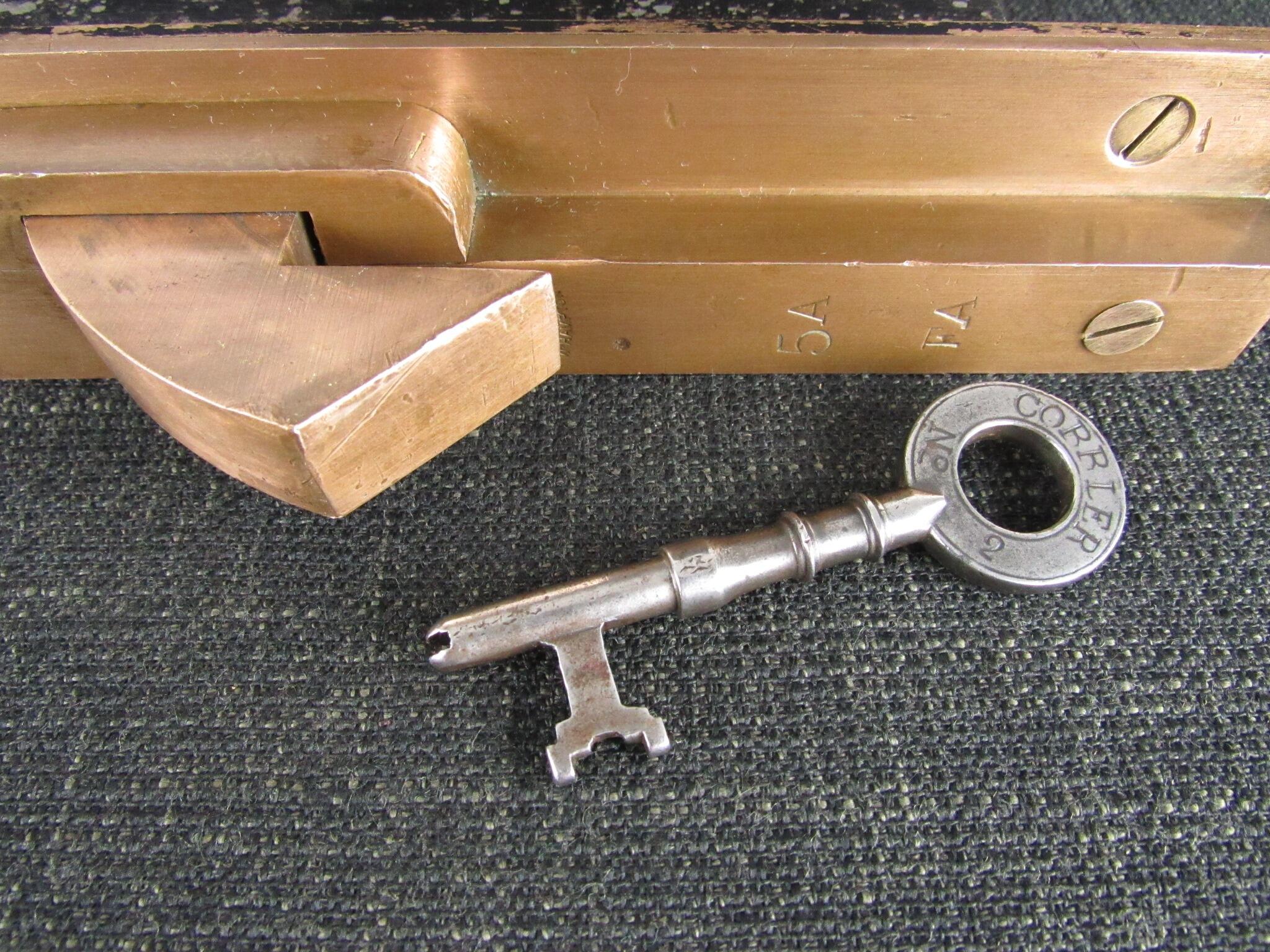 GIBBONS Door Lock with Hooked Bolt