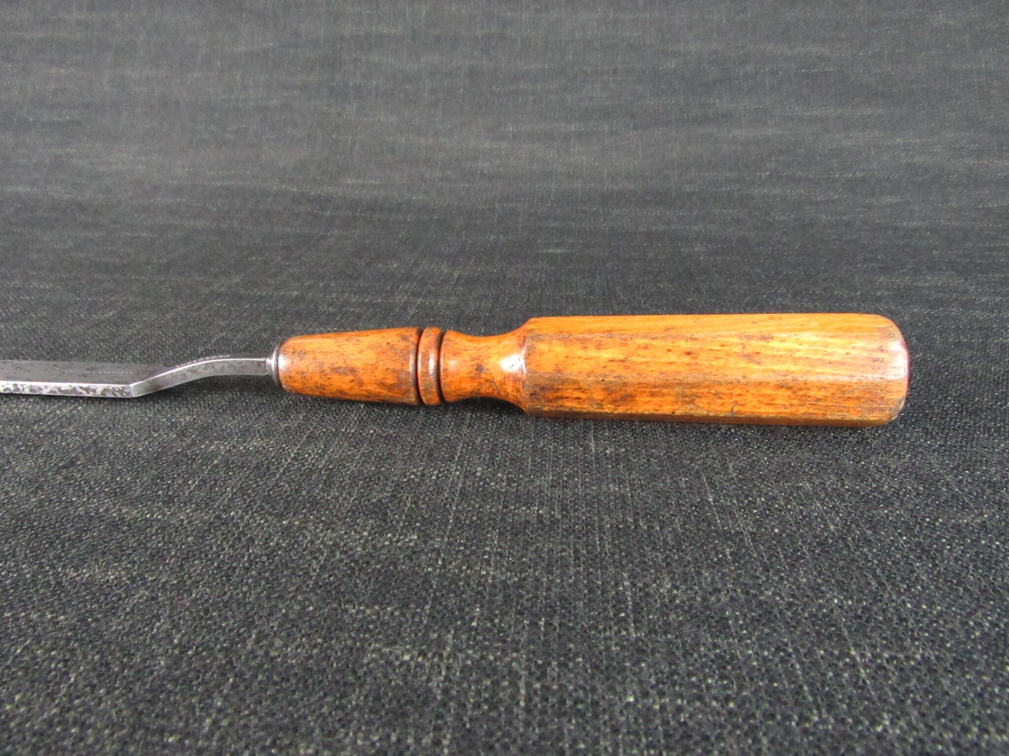 MOULSON BROTHERS Cranked Paring Chisel - 3/4 inch +