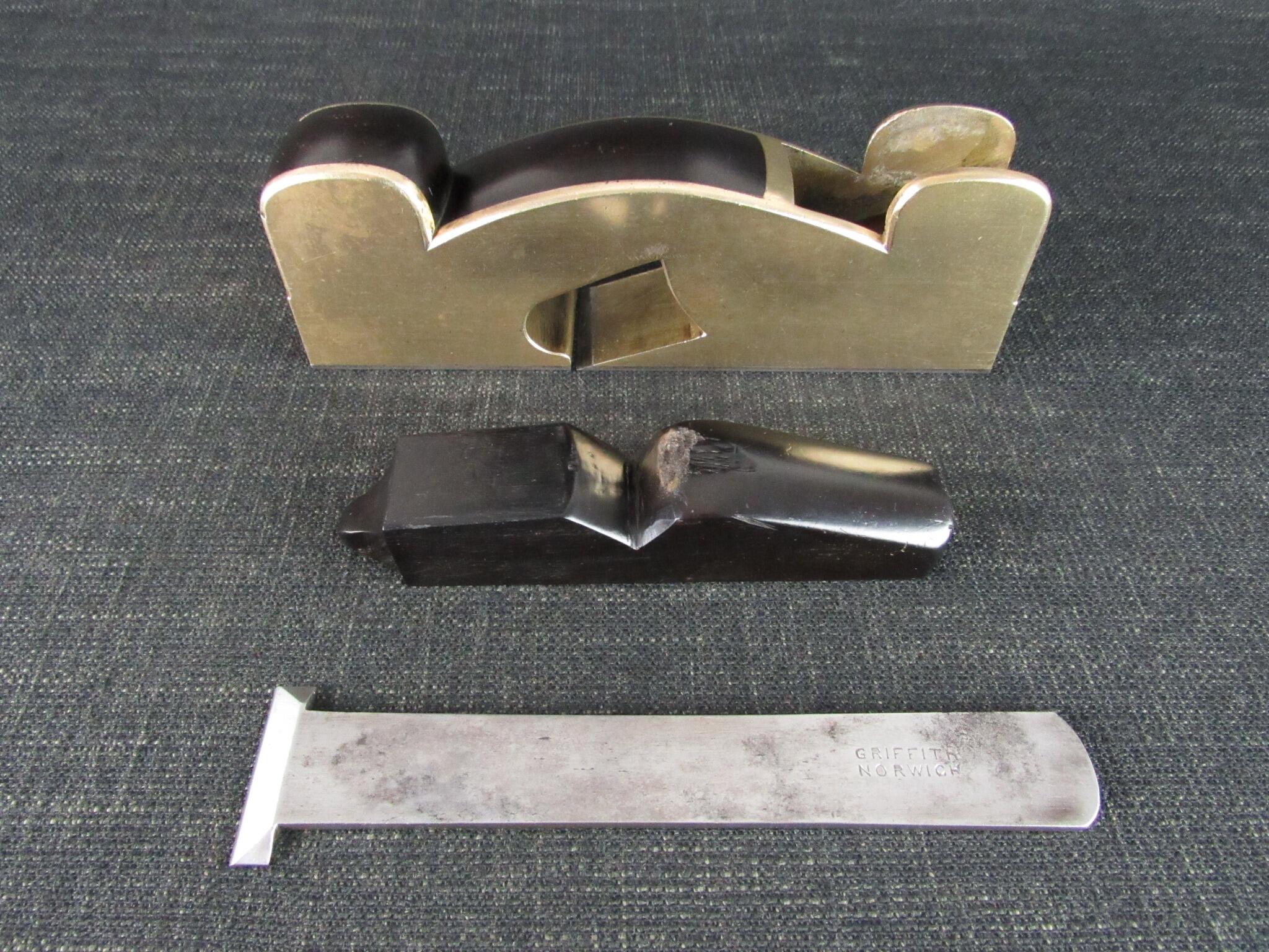 Brass or Gunmetal Shoulder Plane with Ebony Infill - GRIFFITHS Iron