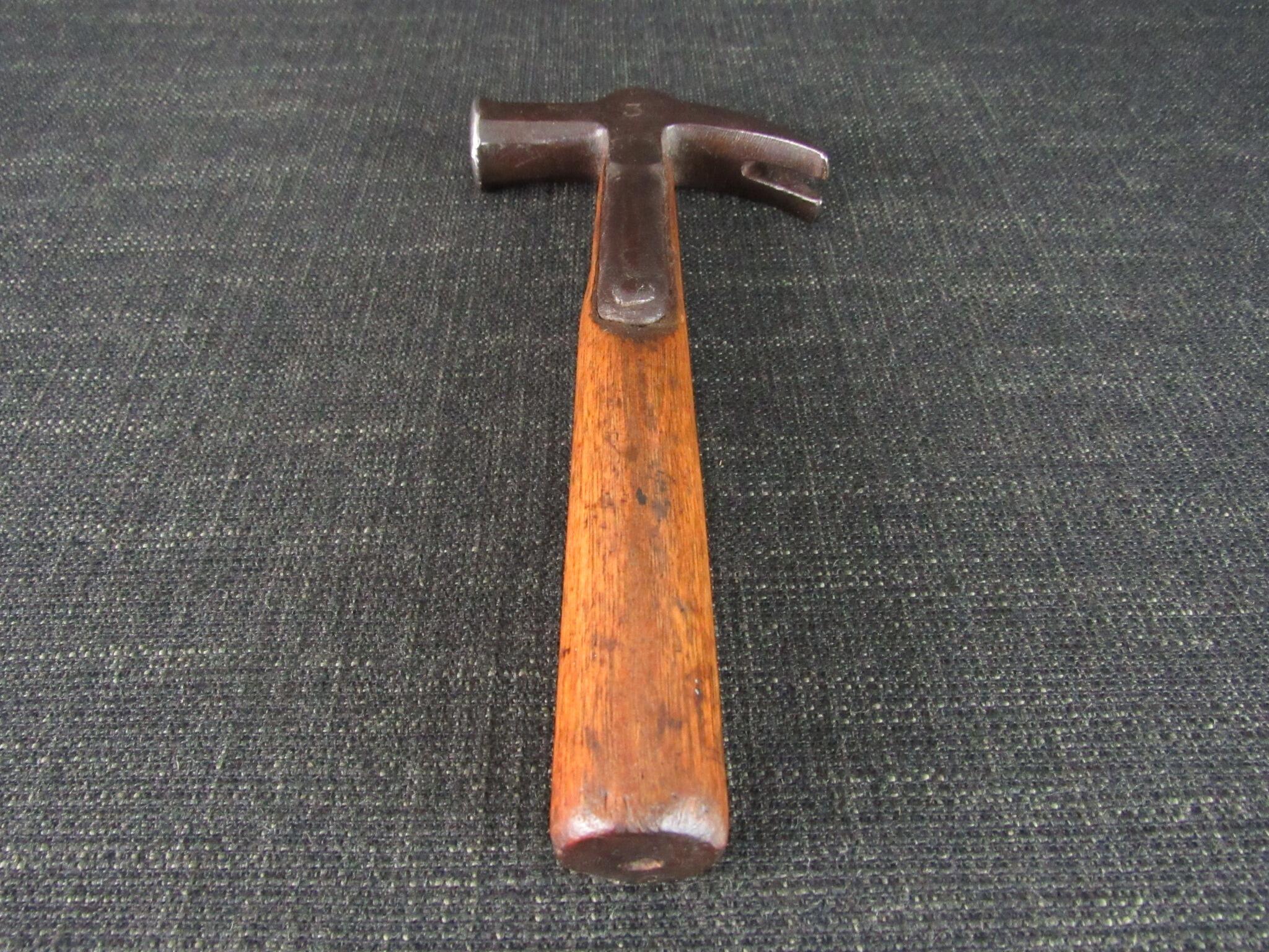 No 3 Small Strapped Claw Hammer