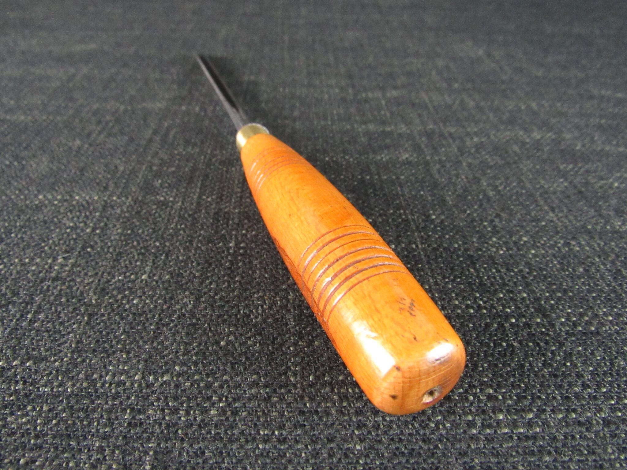JB ADDIS 3/16 inch No 41 V Carving Tool