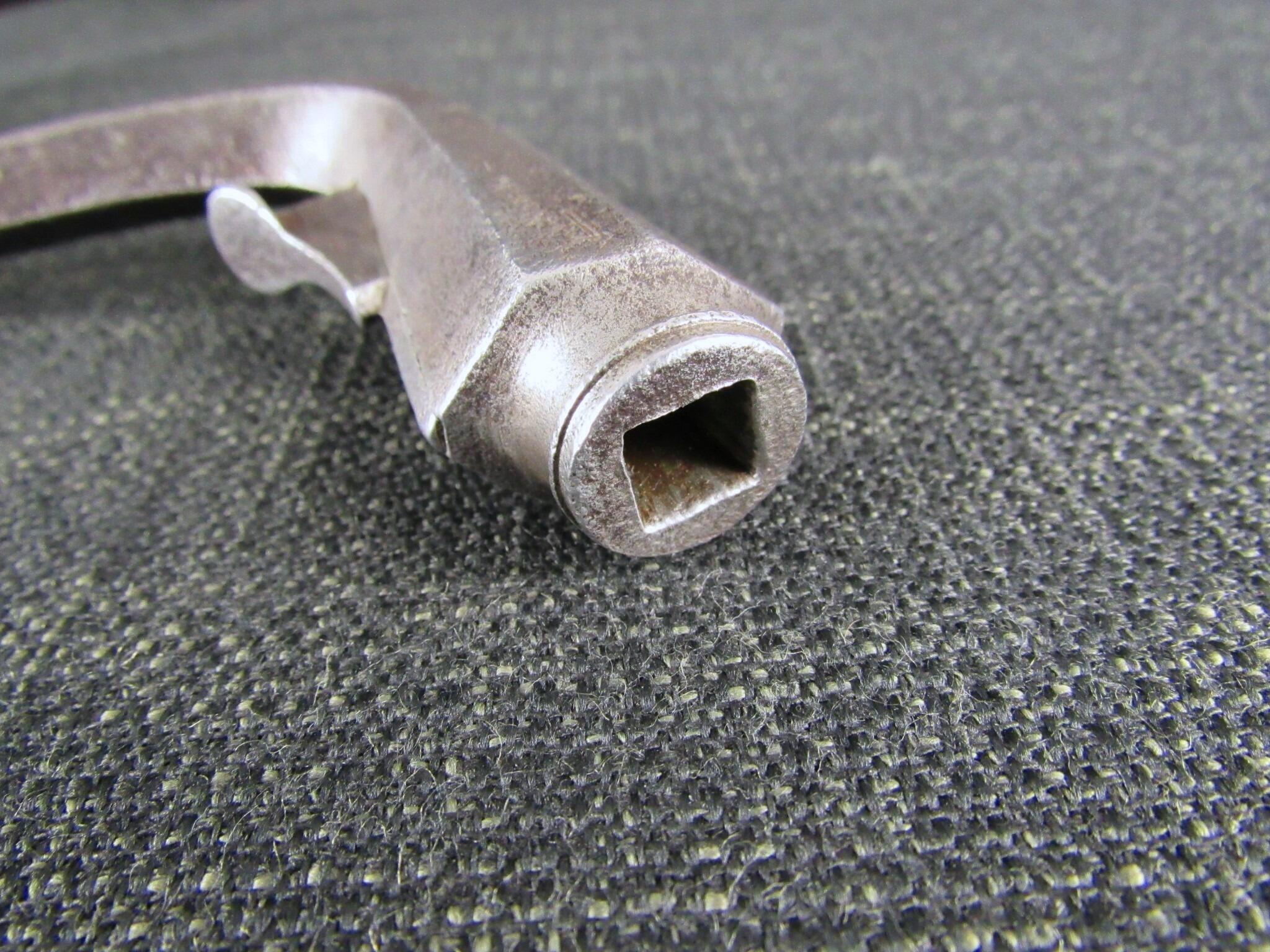 Small Scotch Pattern Brace by JOHNSON