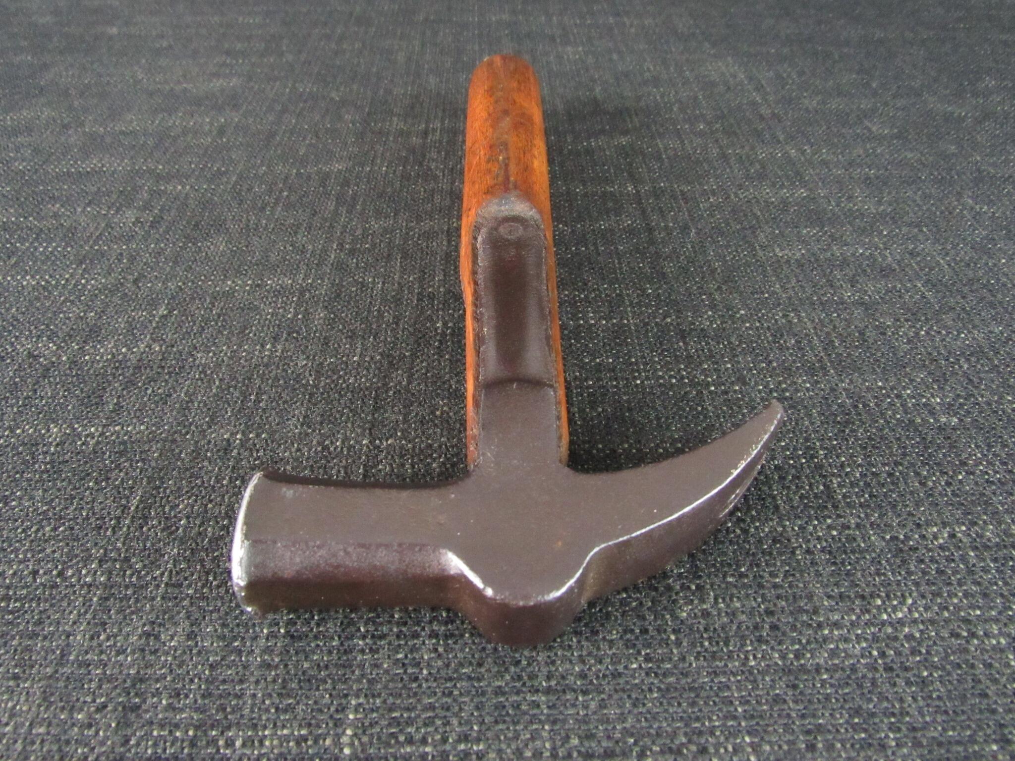 No 3 Small Strapped Claw Hammer