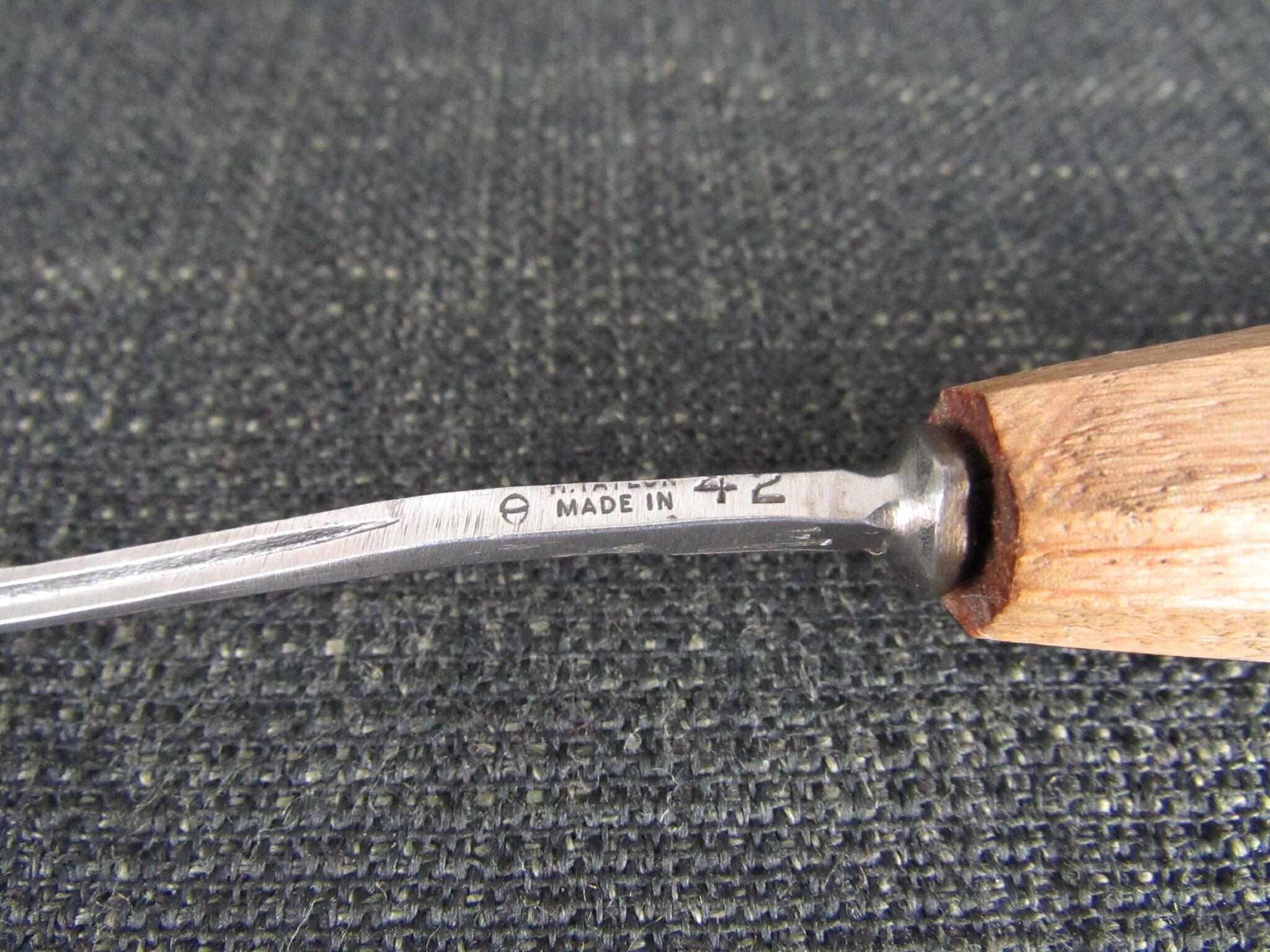 HENRY TAYLOR Curved V Caving Tool - 3mm 1/8 inch